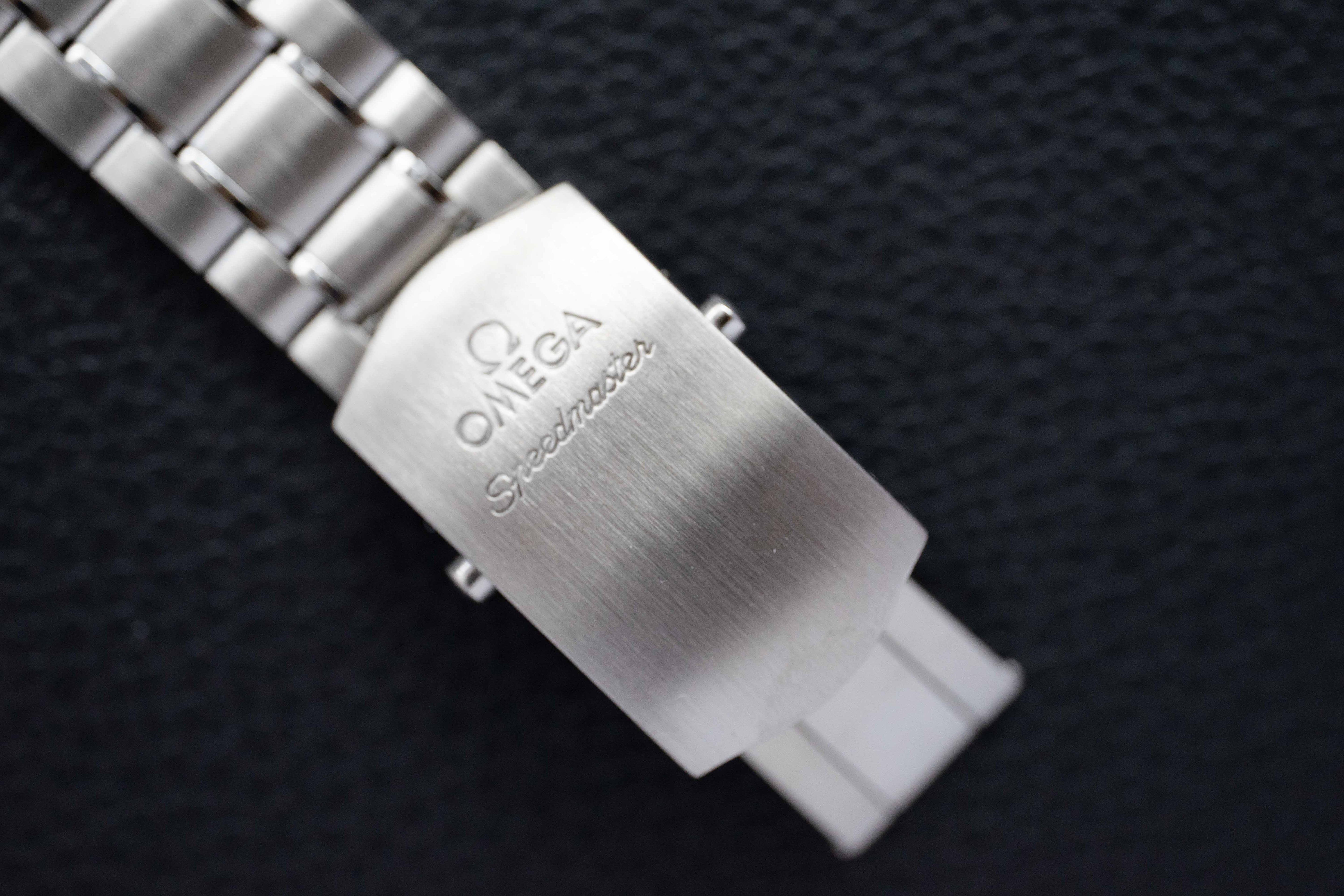 Omega Speedmaster Racing 326.30.40.50.01.002 Panda 2023 Fullset