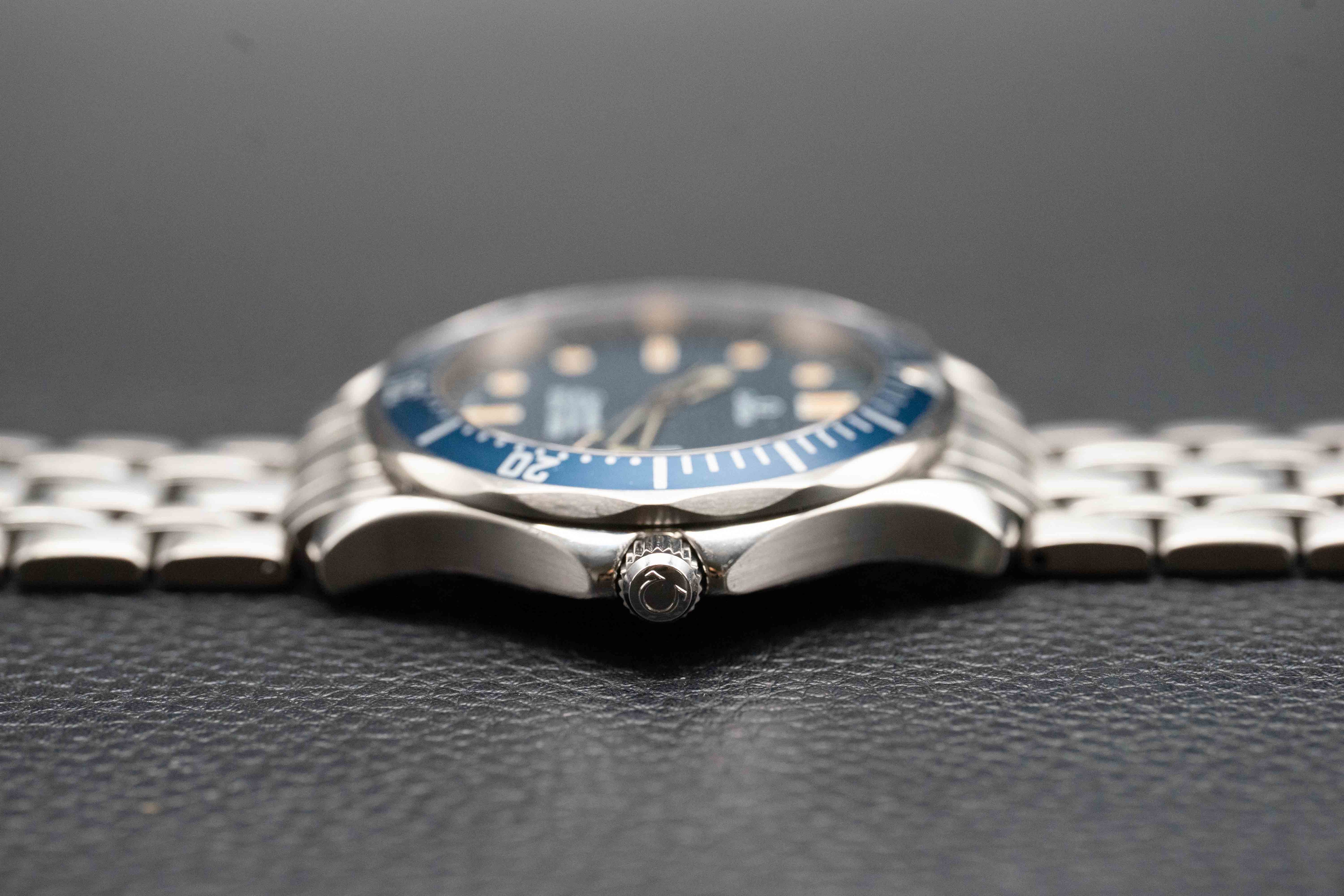 Omega Seamaster James Bond 2541.80 Blue 1995