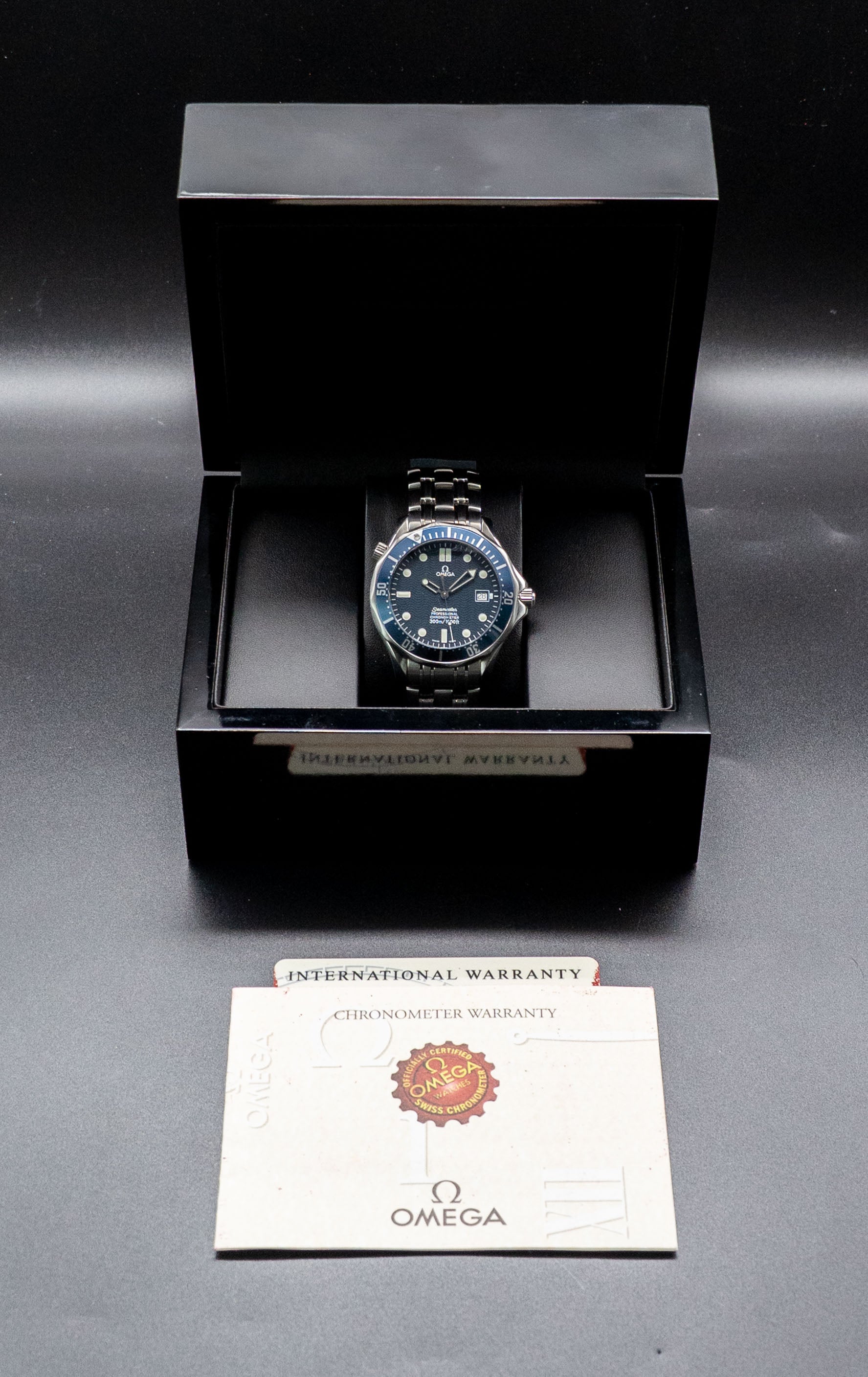Omega Seamaster 2531.80 James Bond 2001 Papers