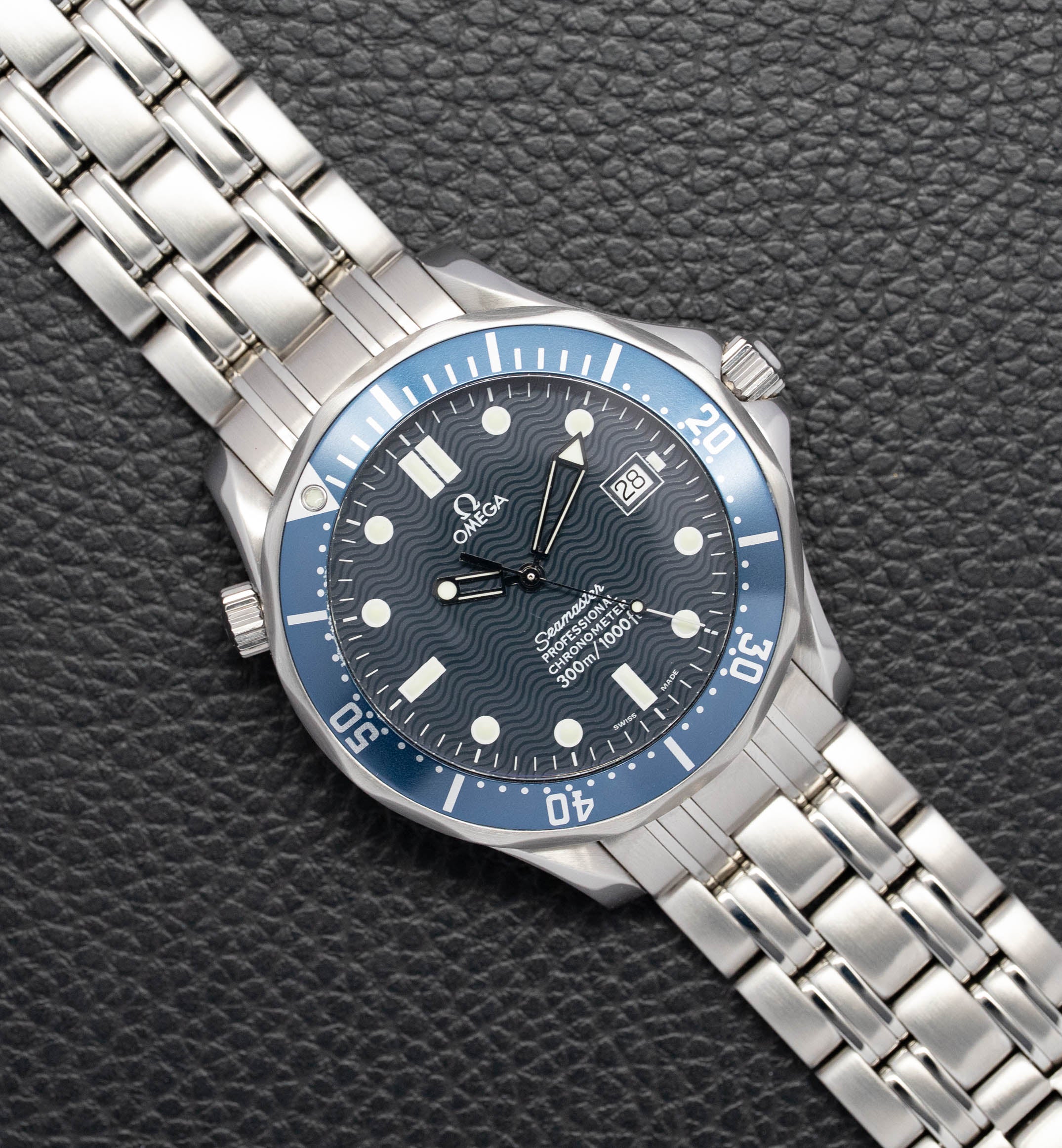 Omega Seamaster 2531.80 James Bond 2001 Papers