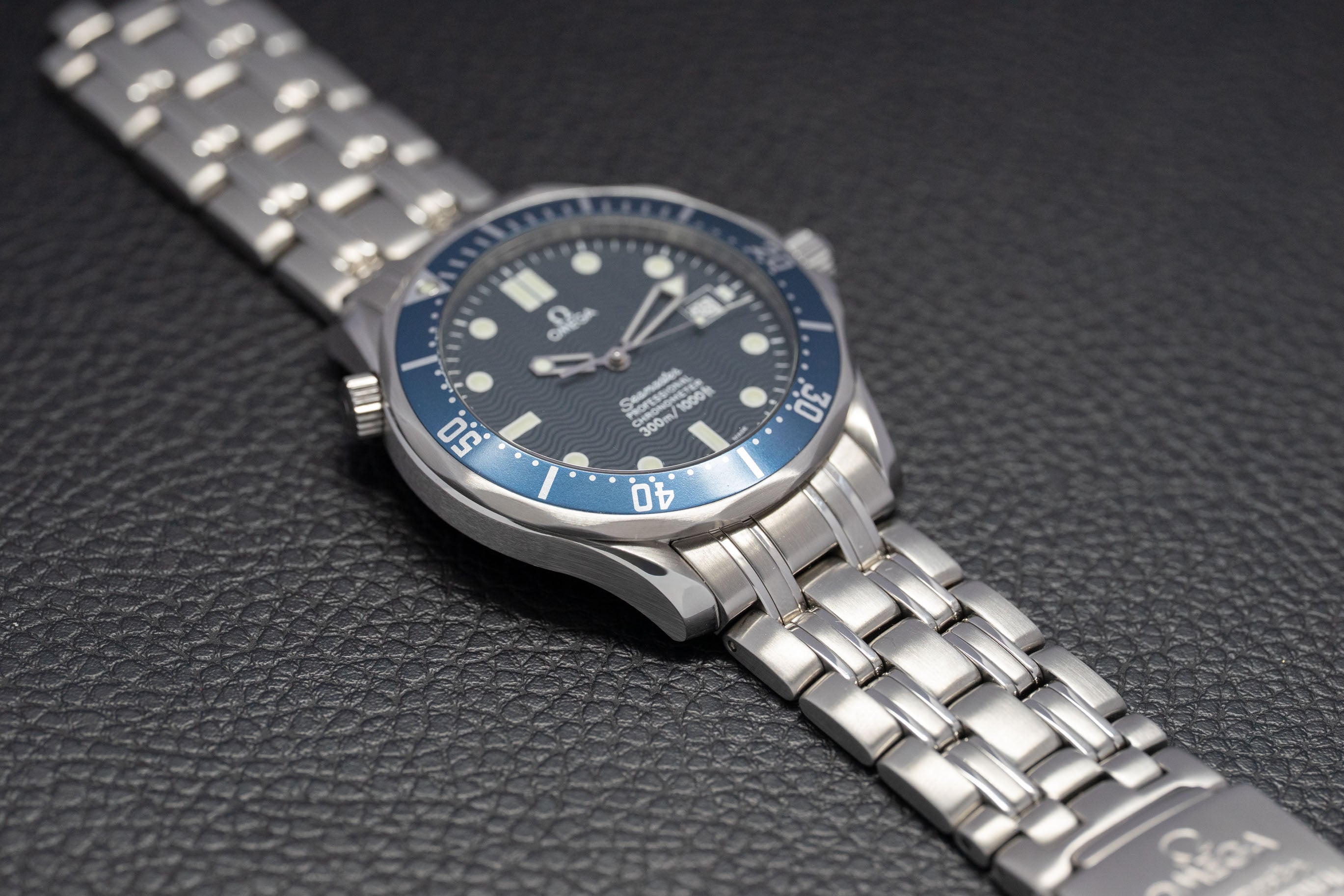Omega Seamaster 2531.80 James Bond 2001 Papers