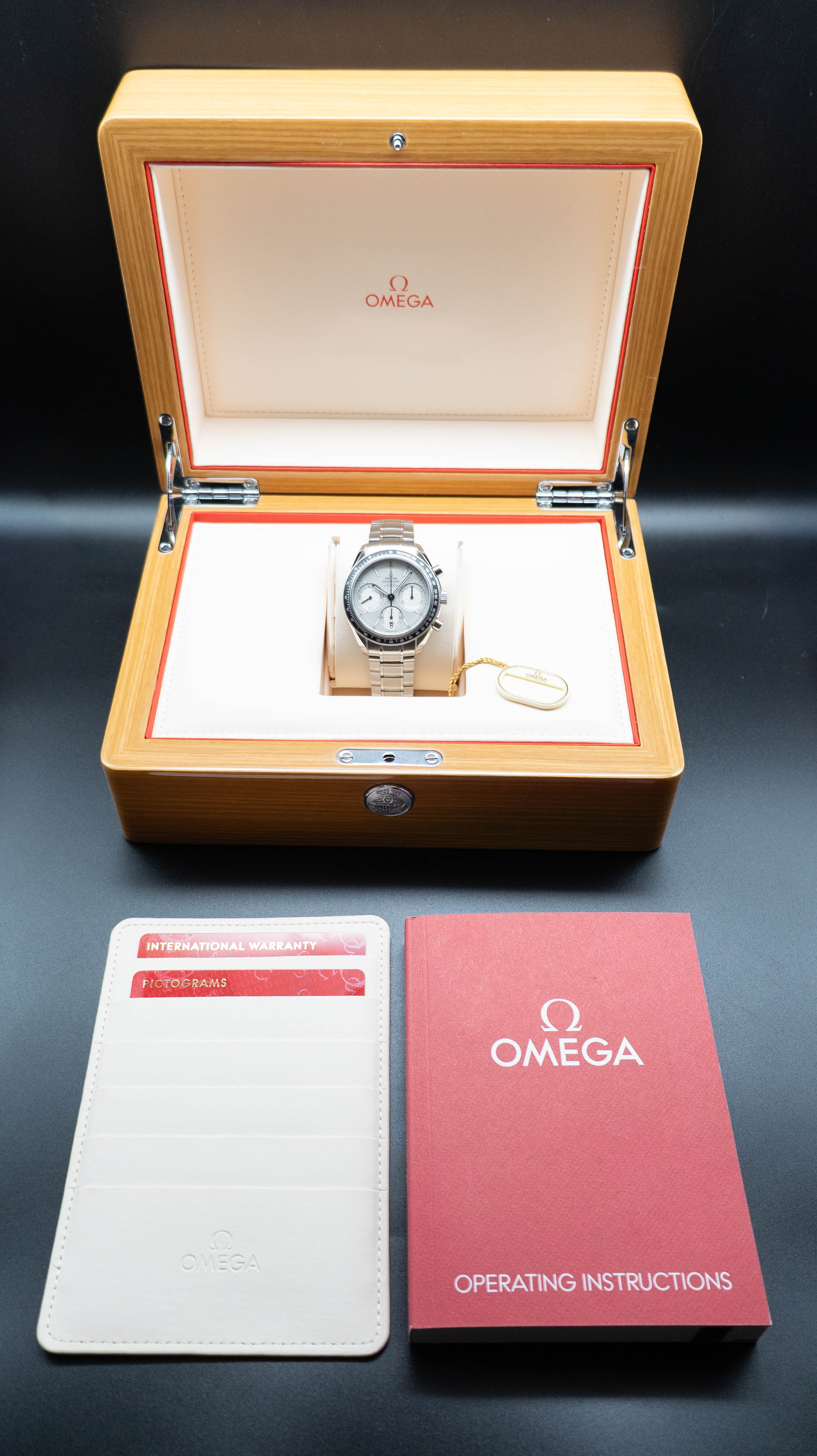 Omega Speedmaster Racing 326.30.40.50.02.001 Albino Fullset 2024 Box+Papers