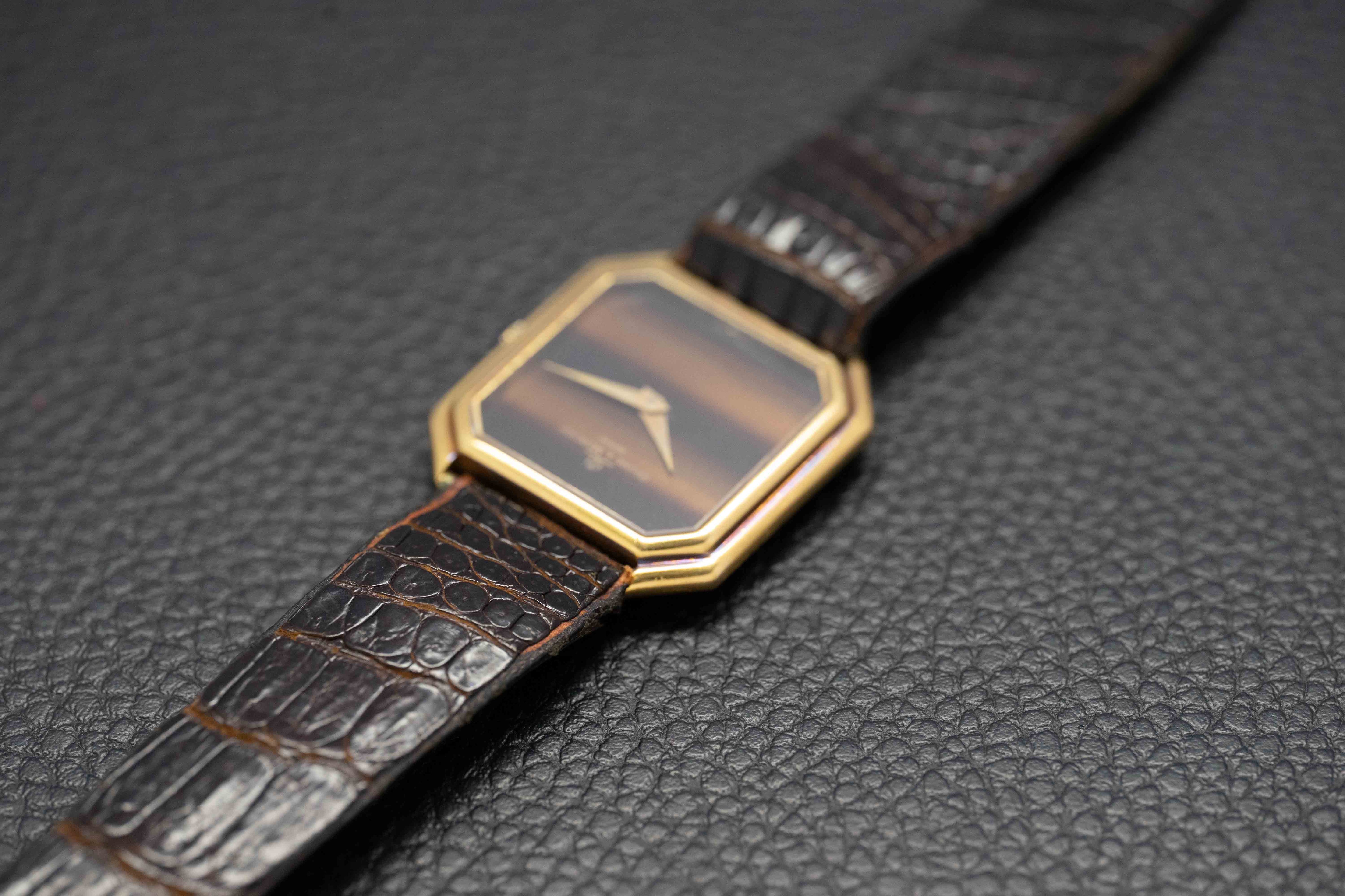 Baume & Mercier Tank Tiger Eye Stone Dial 1982 18K Gold