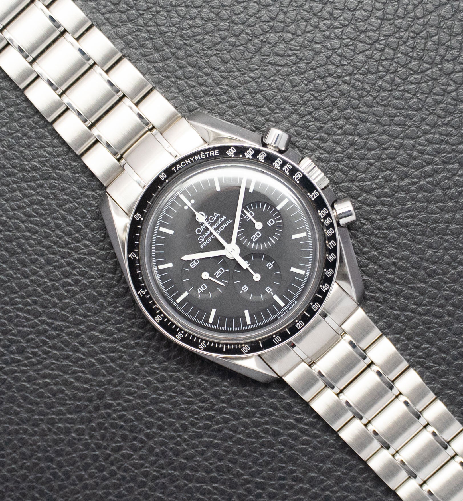 Omega Speedmaster Moonwatch 3570.50 Black Dial 2001 Papers