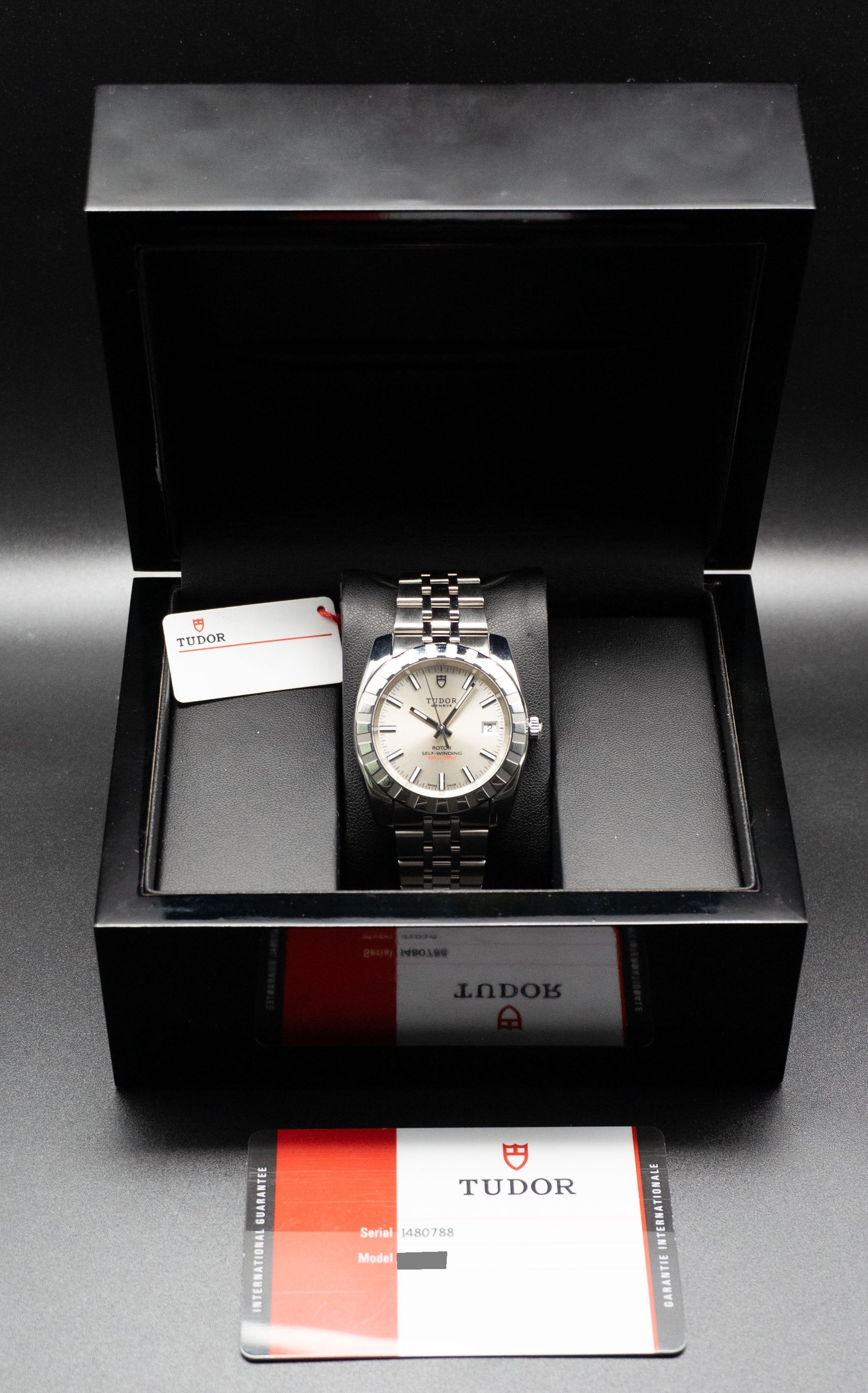 Tudor Classic Date 21010 Dial de plata 2019 Papeles