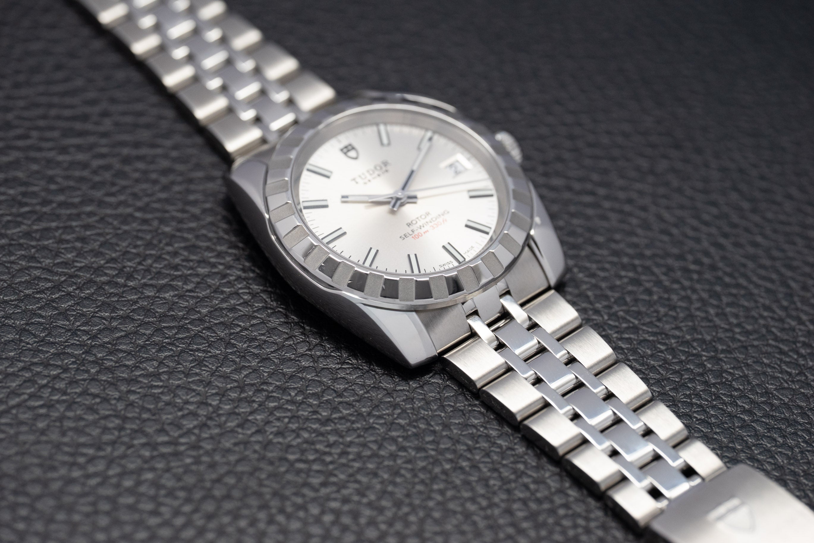 Tudor Classic Date 21010 Dial de plata 2019 Papeles
