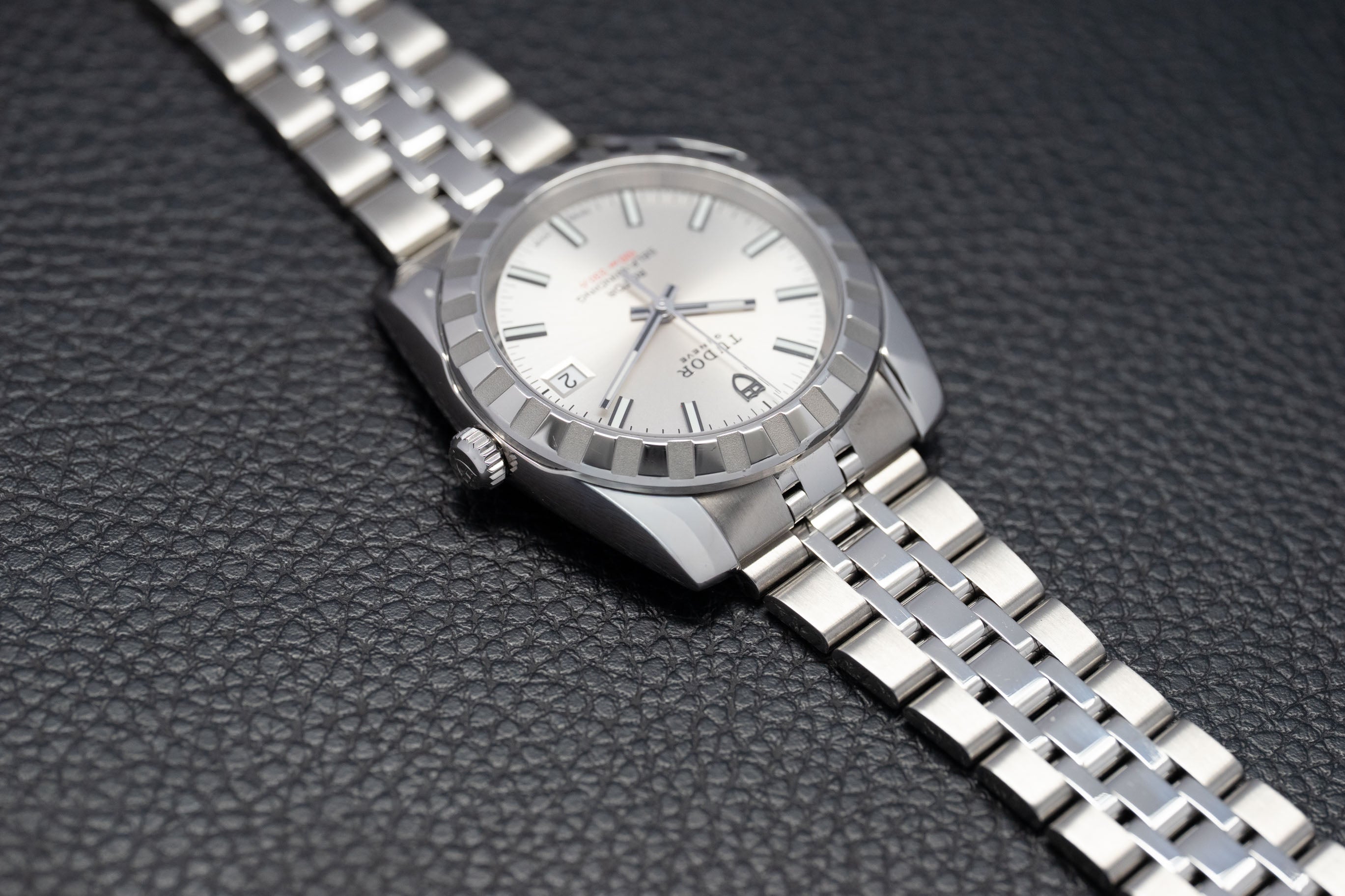 Tudor Classic Date 21010 Dial de plata 2019 Papeles