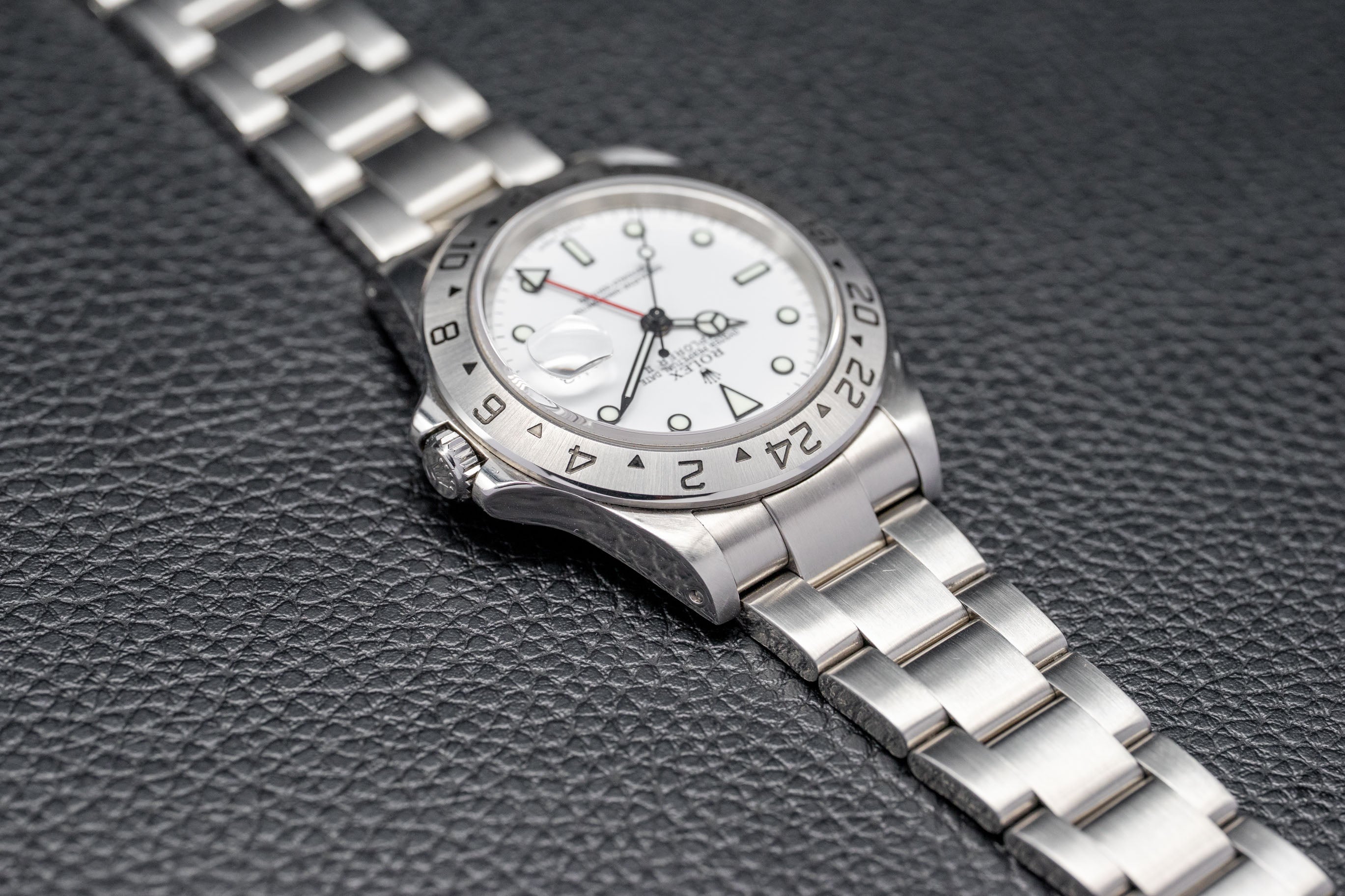 Rolex Explorer 2 Polar 16570 Complete Set 2002 Box + Papers