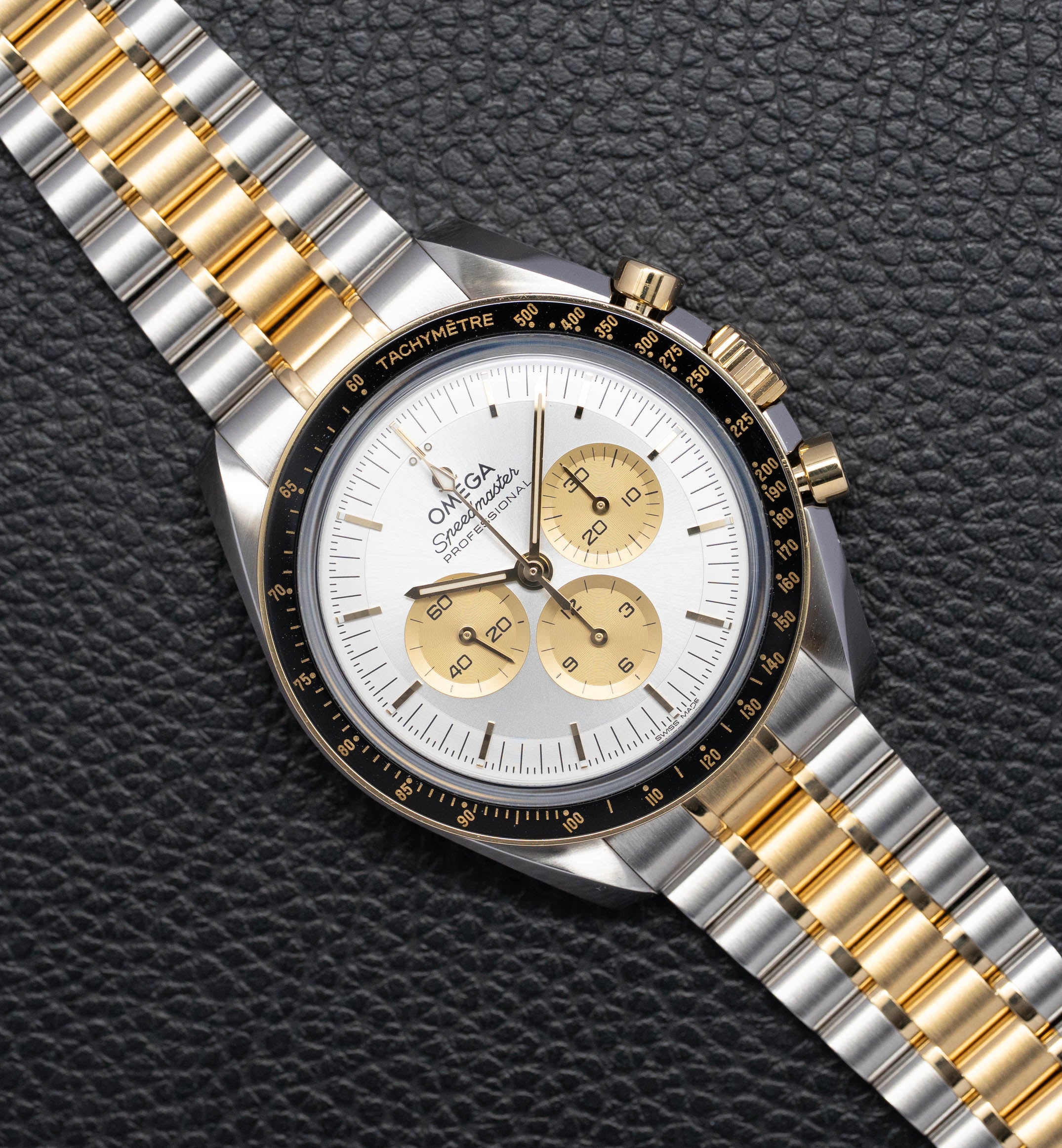 Omega Speedmaster Professional Moonwatch 310.20.42.50.02.001 Complete Set 2024 Box + Papers