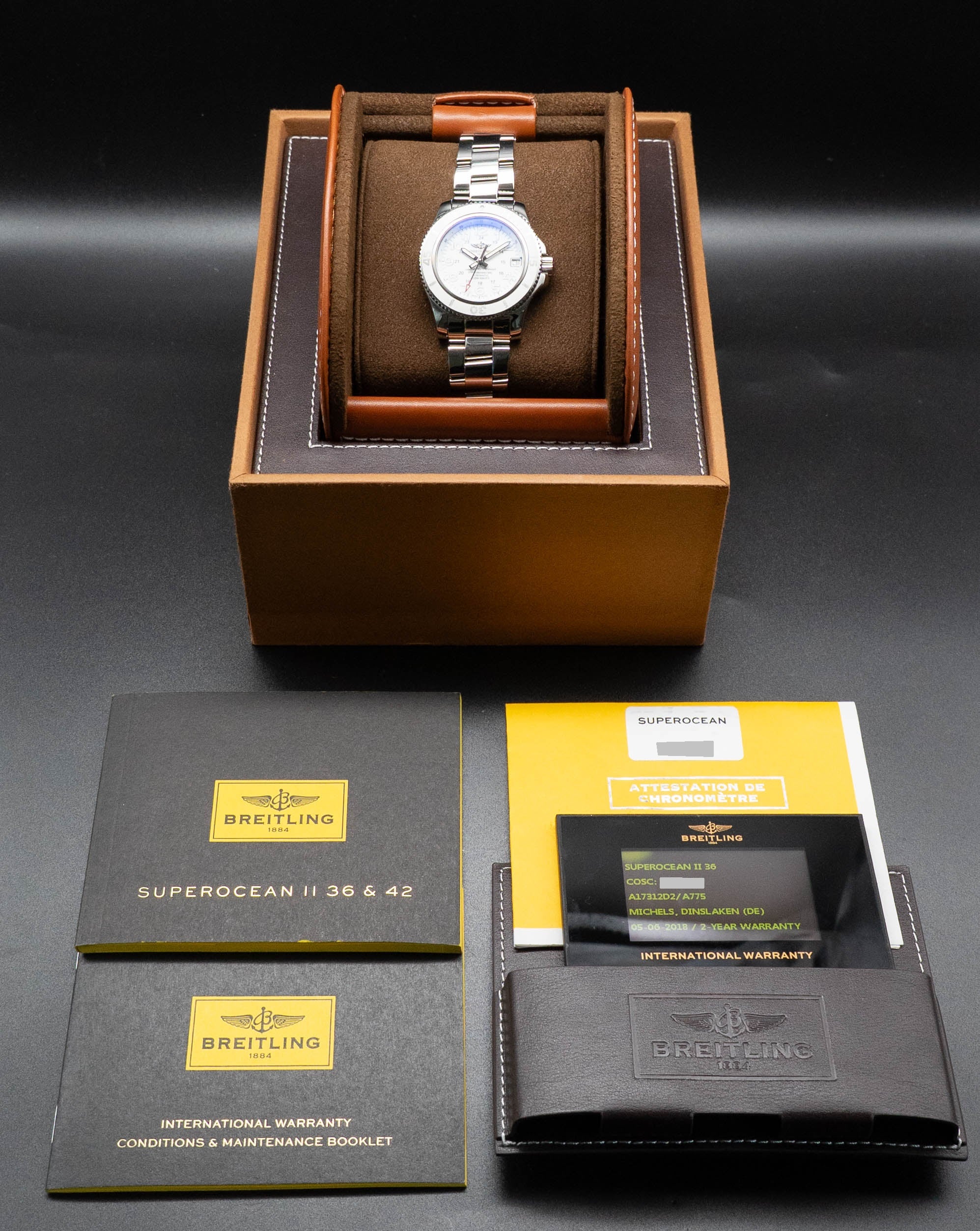 Breitling Superocean II 36 A17312 Set completo 2018 con scatola e documenti