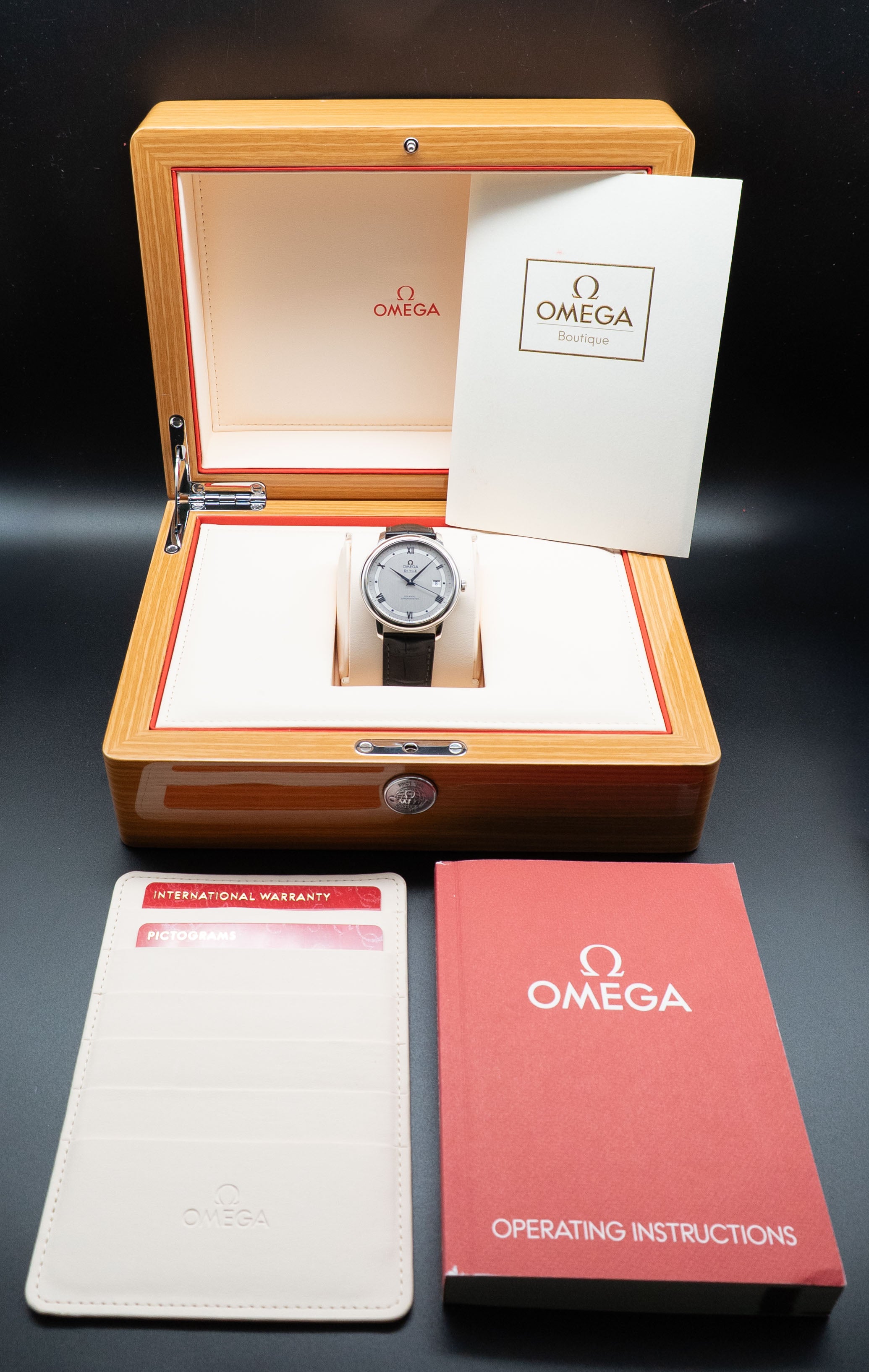 Omega De Ville Prestige 424.13.40.20.02.003 Complete Set 2021 Box + Papers