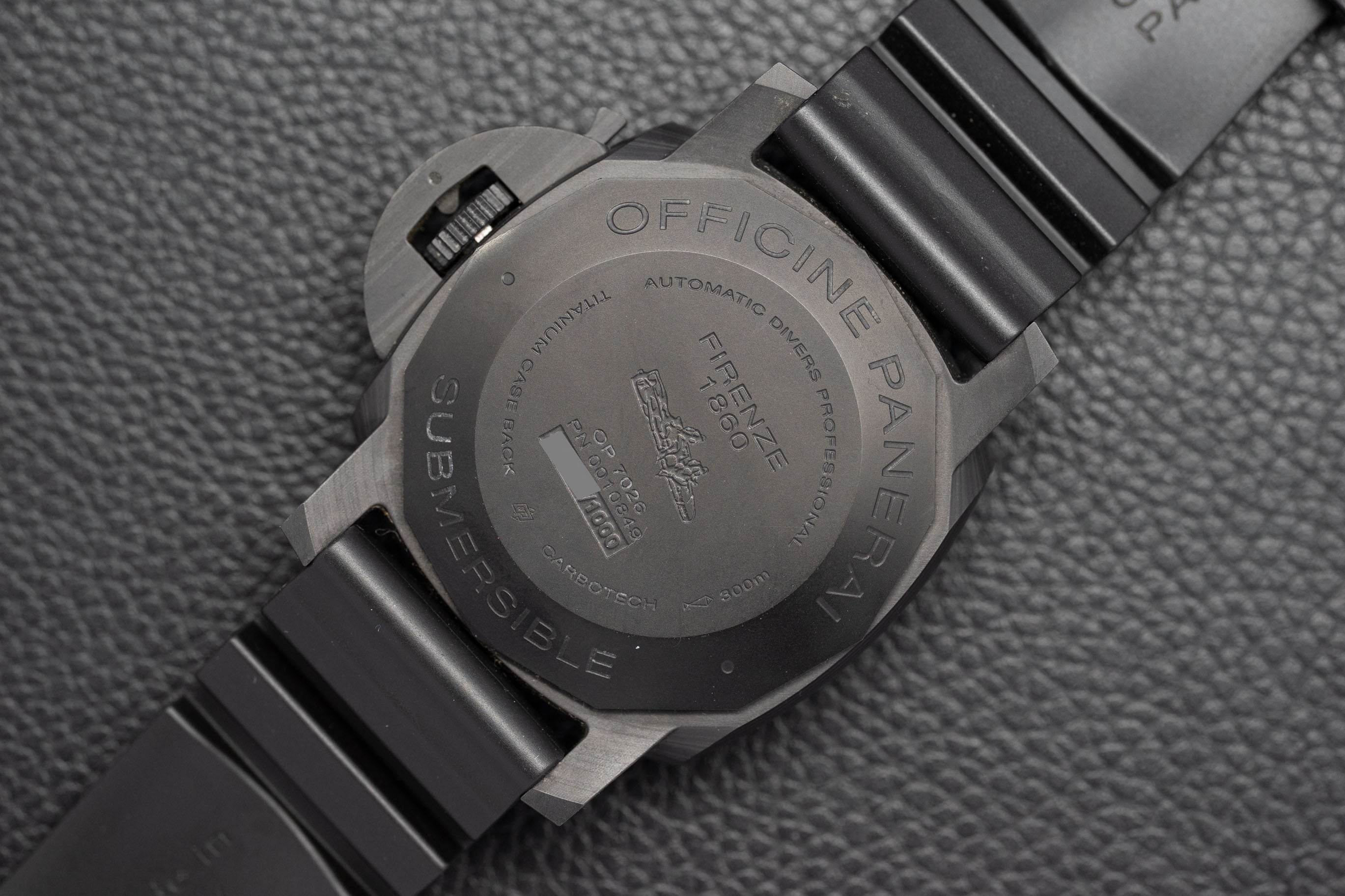 Panerai Luminor Submersible Carbotech PAM00616 Complete Set 2019 Box + Papers