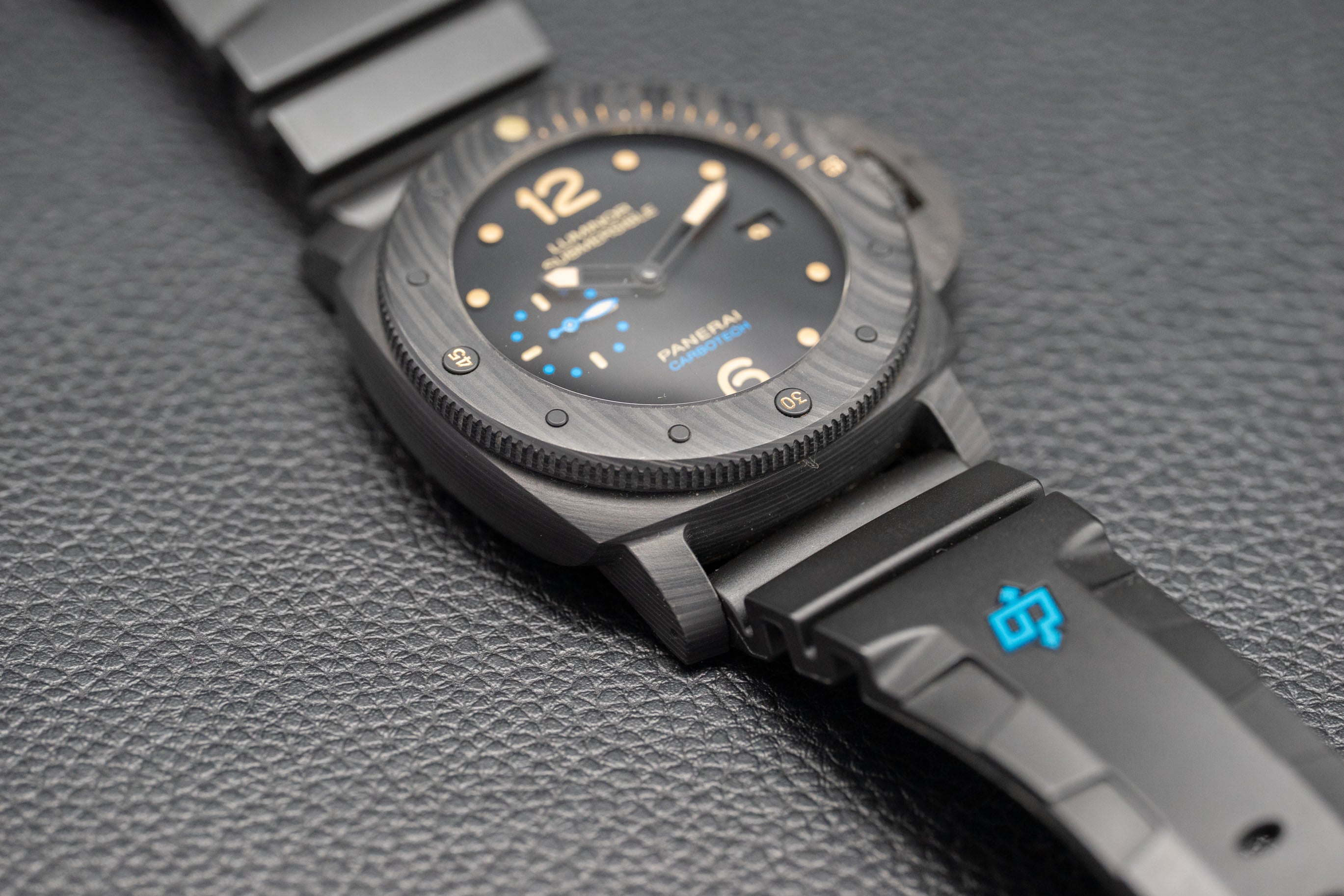 Panerai Luminor Submersible Carbotech PAM00616 Complete Set 2019 Box + Papers