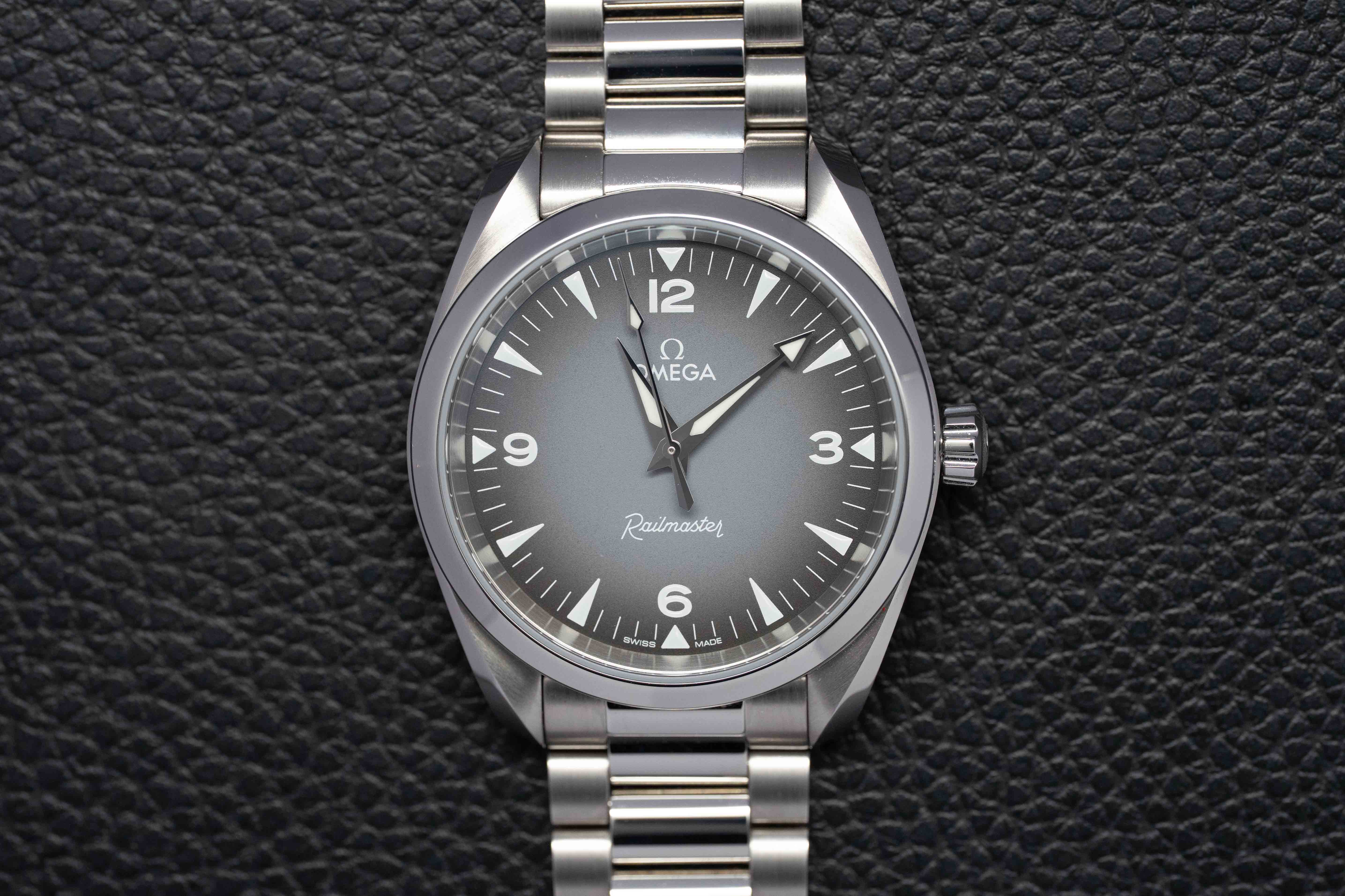 Omega Railmaster 235.10.38.20.06.001 Complete Set 2025 Box + Papers