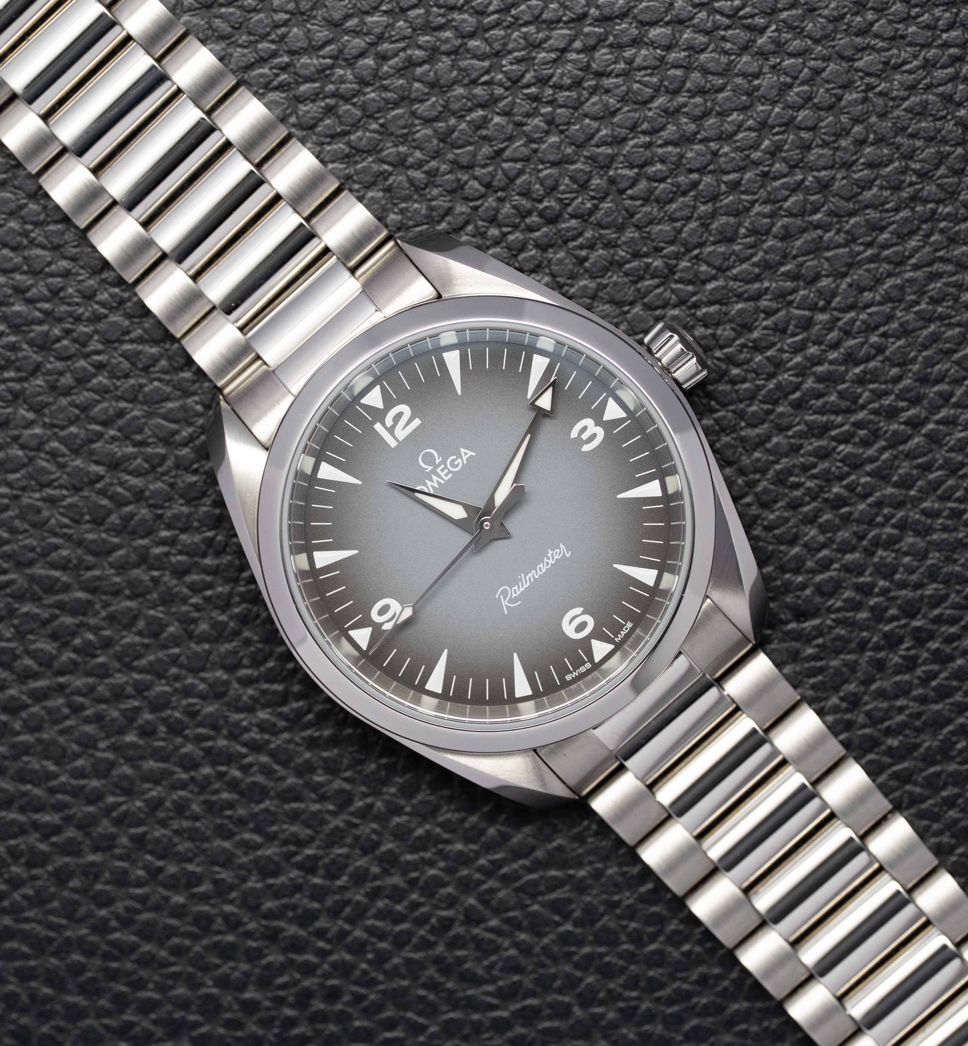 Omega Railmaster 235.10.38.20.06.001 Complete Set 2025 Box + Papers