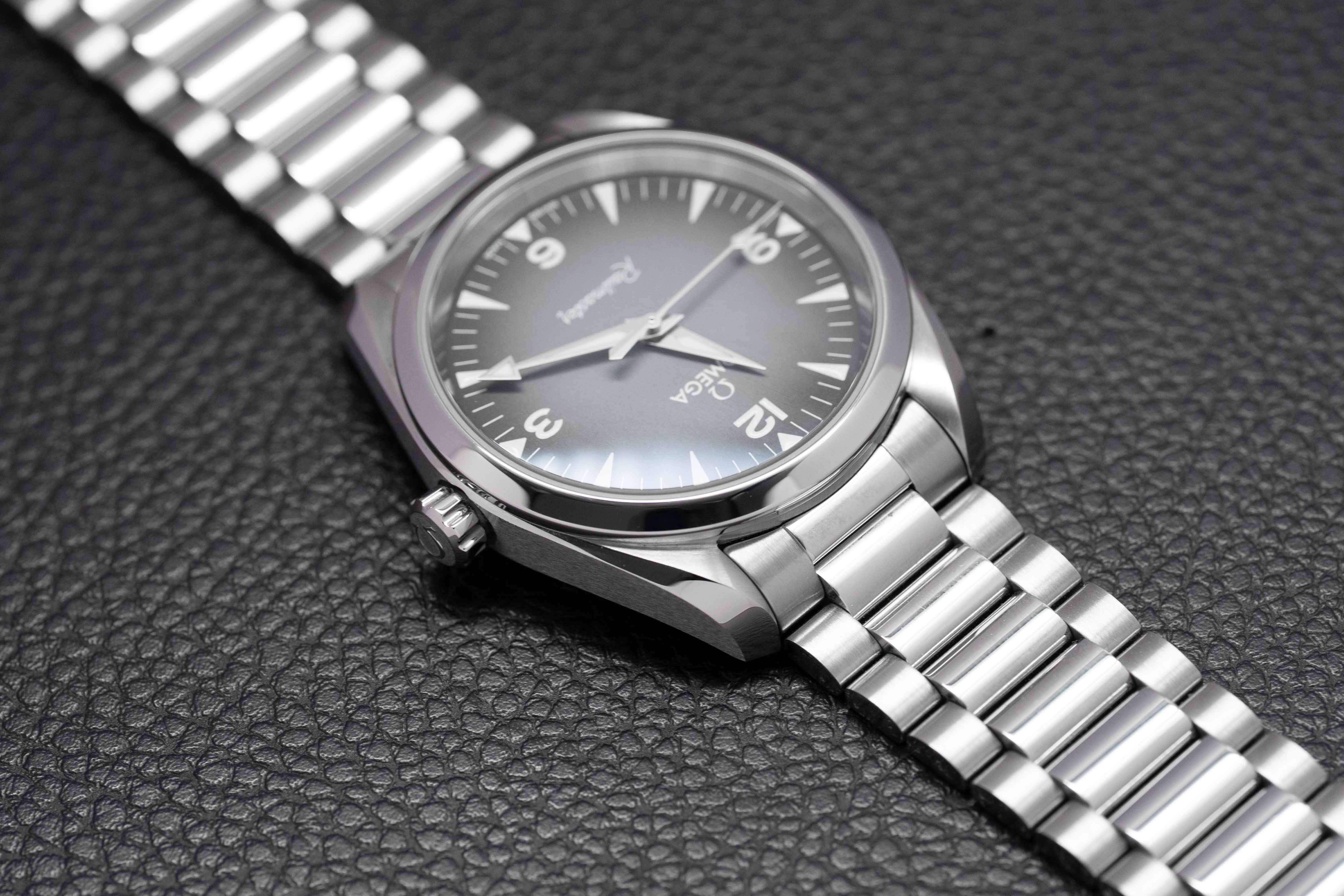 Omega Railmaster 235.10.38.20.06.001 Complete Set 2025 Box + Papers
