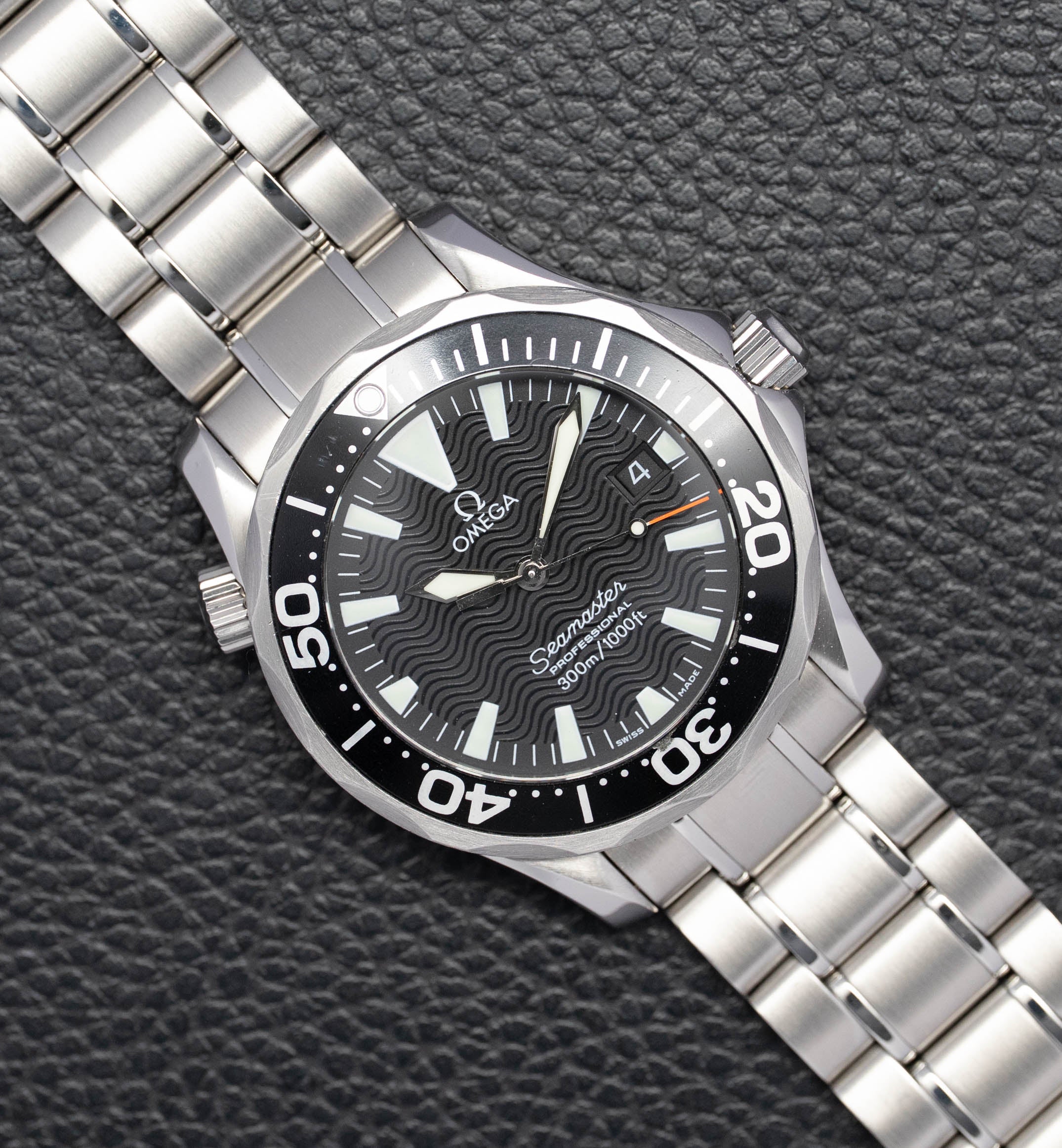 Omega Seamaster 300 2262.50 Complete Set 2001 Box + Papers