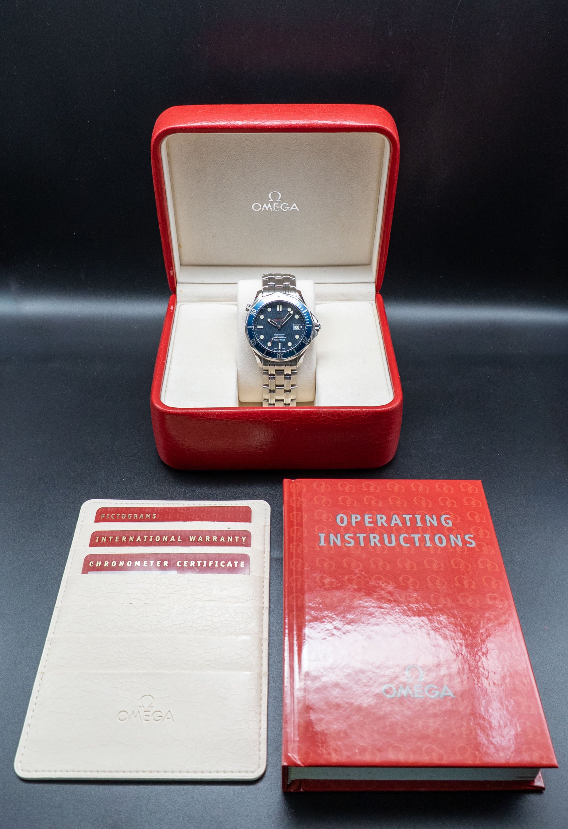 Omega Seamaster Diver 300 2220.80, juego completo de 2011, caja y documentación