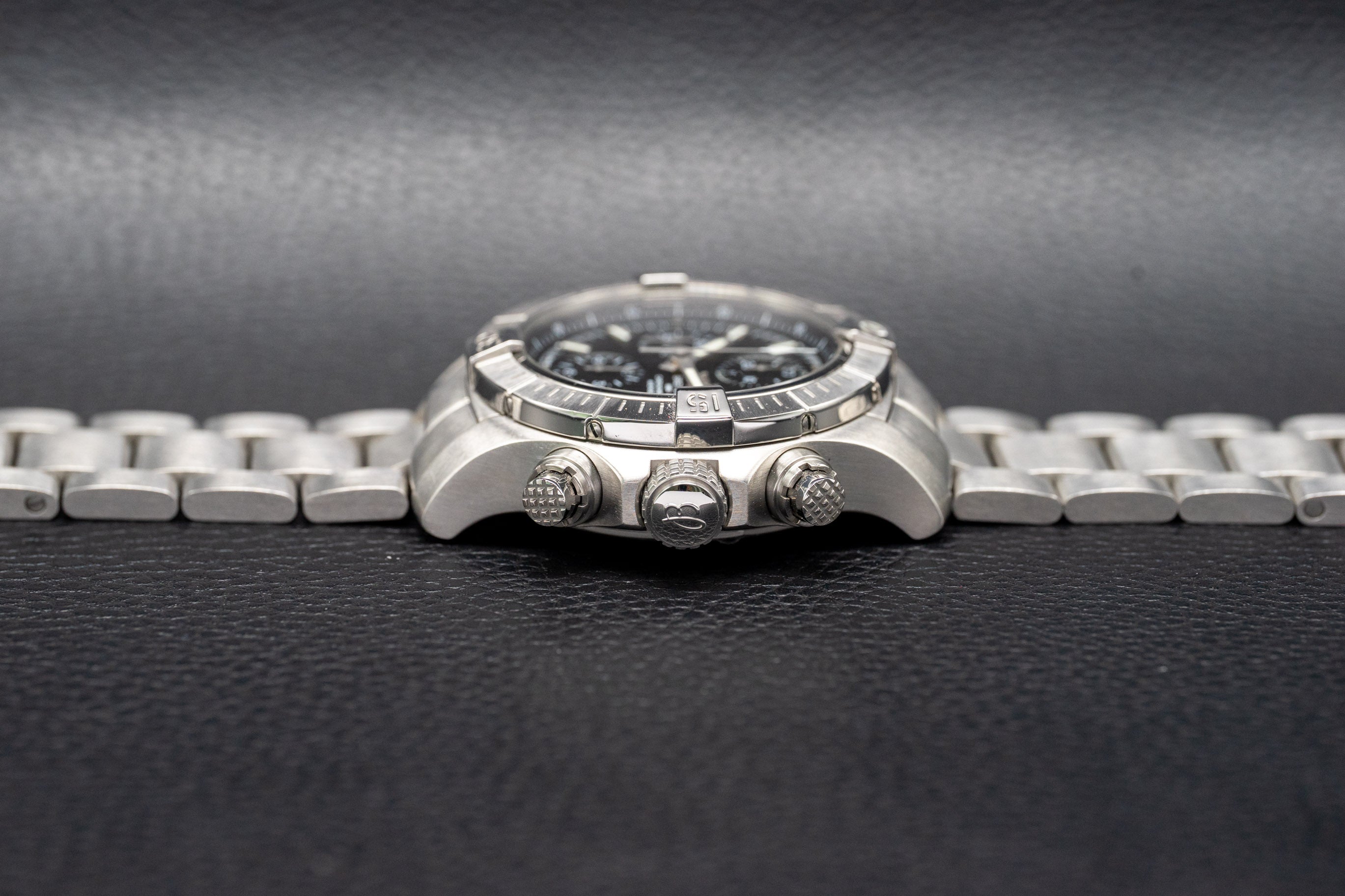 Breitling Avenger Chronograph A13385/A13385101B1A1 Complete Set 2020 Box + Papers