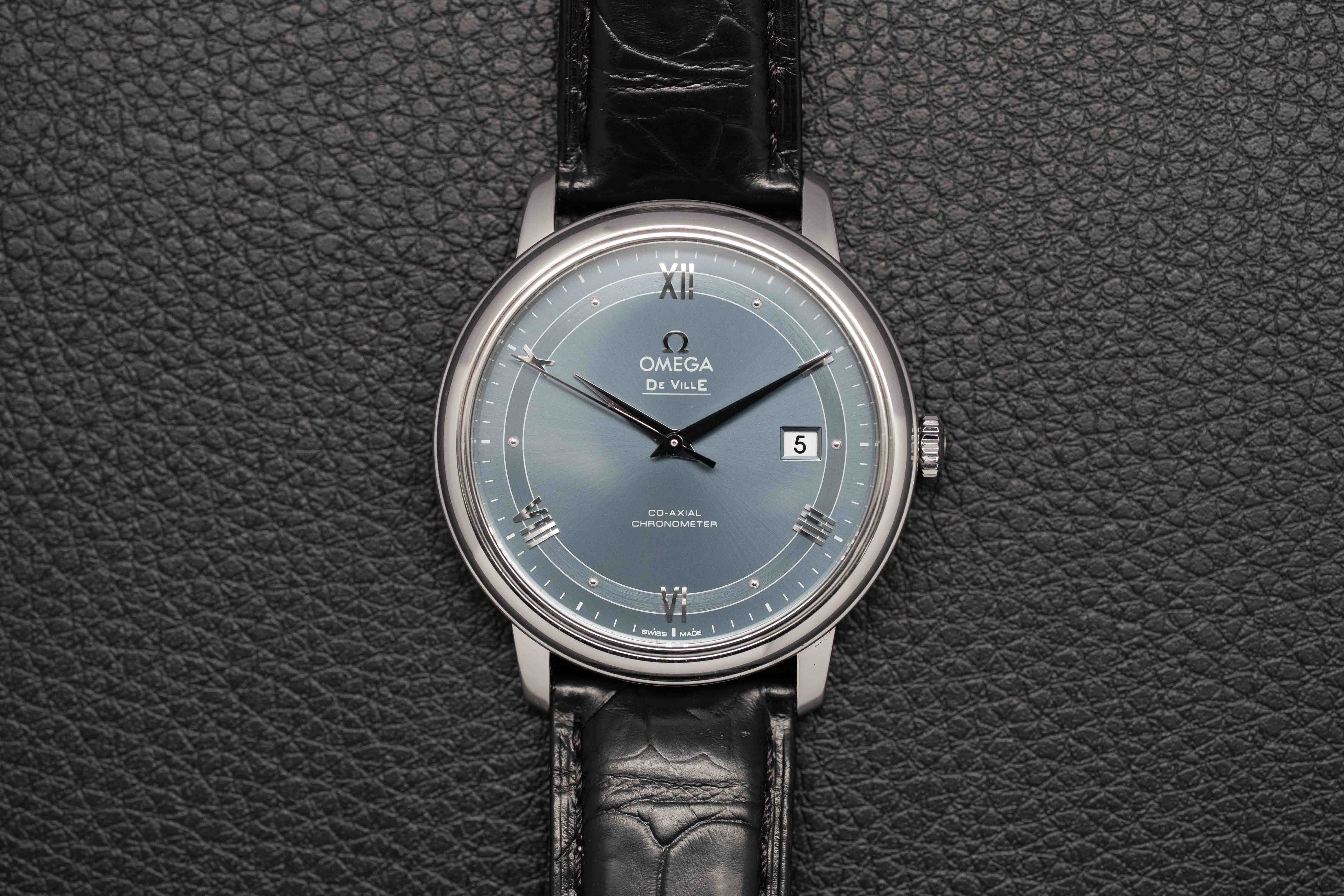 Omega De Ville Prestige 424.13.40.20.03.002 con quadrante blu 2022, con documenti