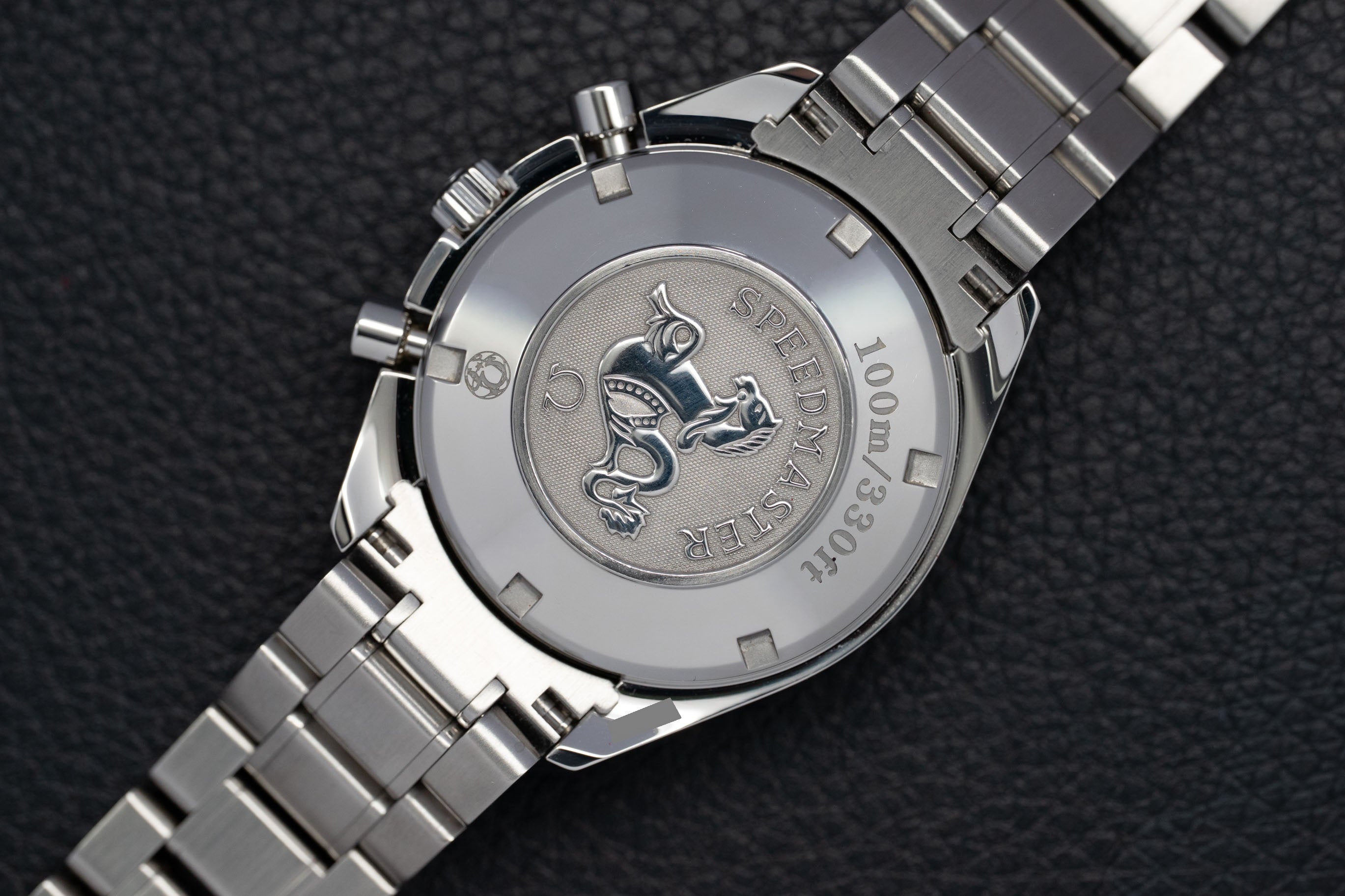 Omega Speedmaster Date 323.30.40.40.06.001, FULLSET de 2012, caja y documentación