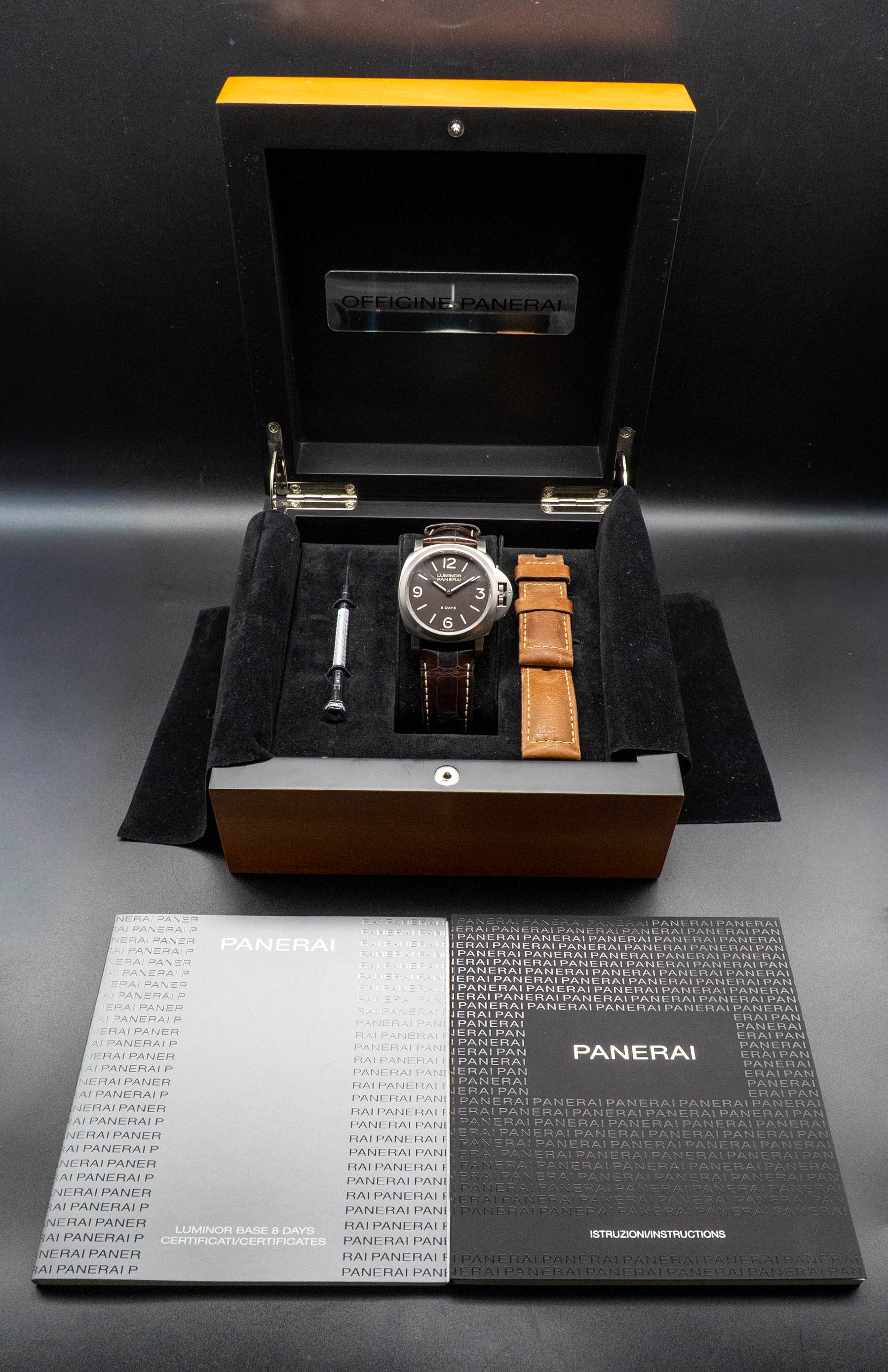 Panerai Luminor Base 8 Days PAM0562 Complete Set 2016 Box + Papers