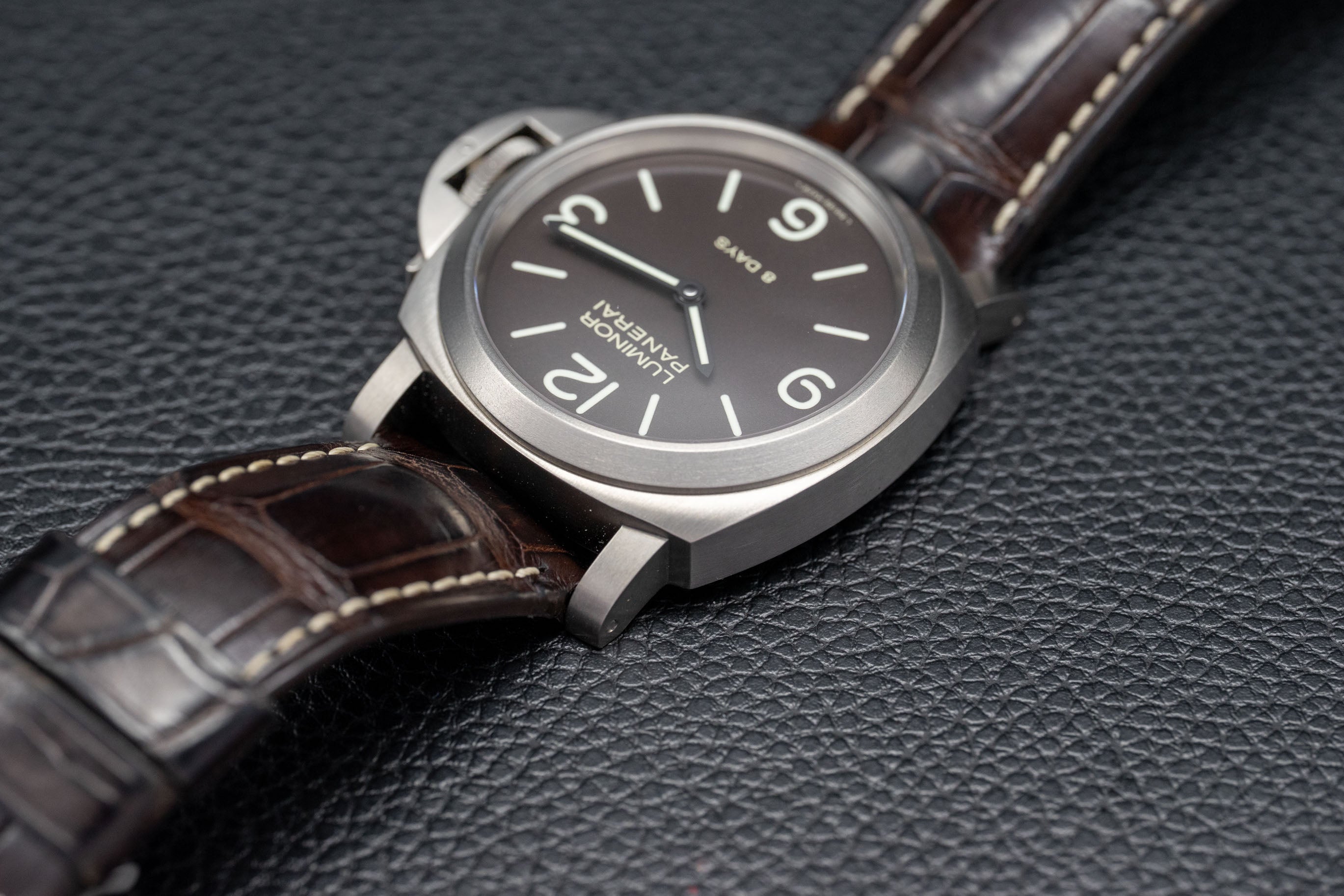 Panerai Luminor Base 8 Days PAM0562 Complete Set 2016 Box + Papers