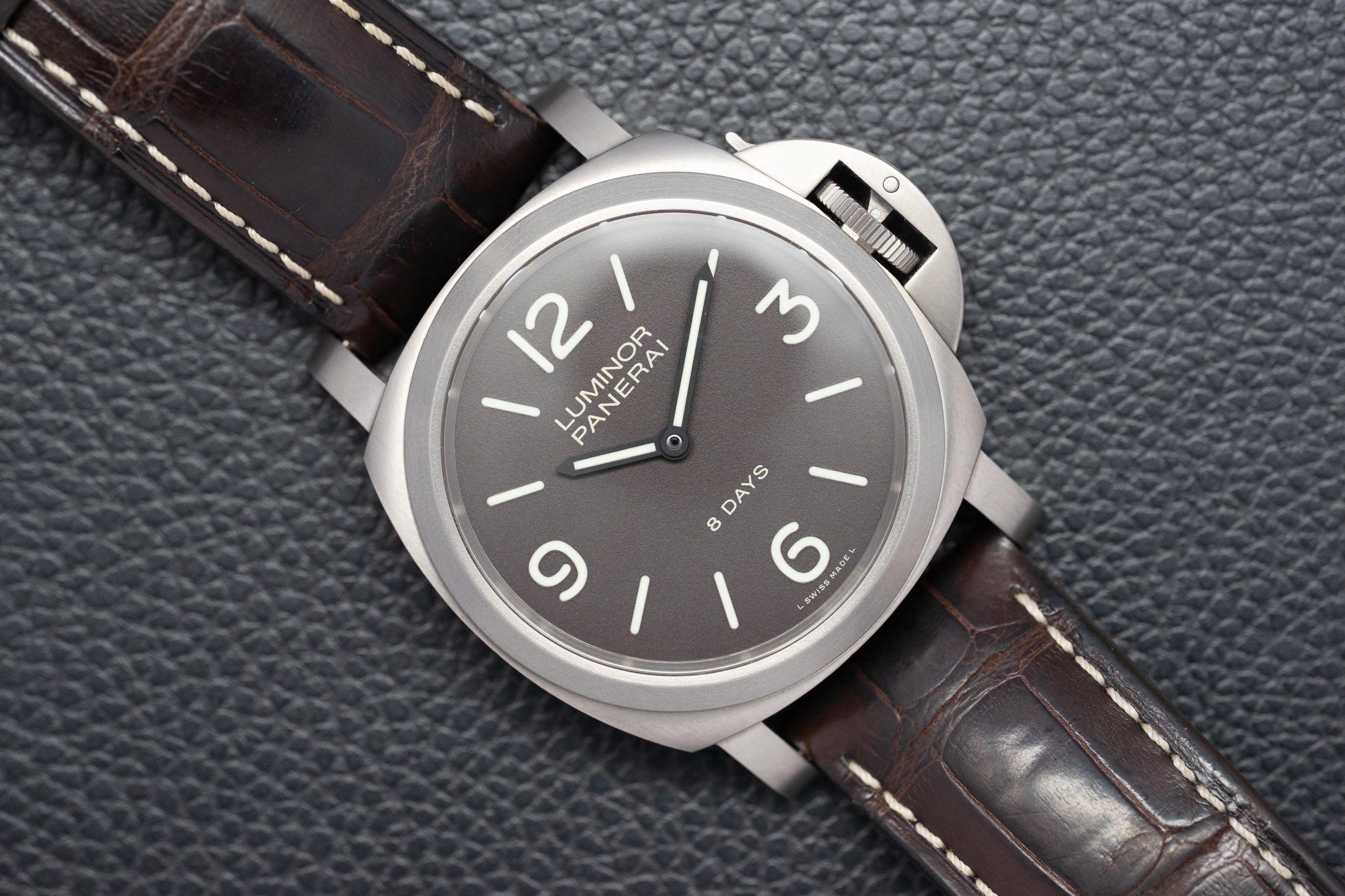 Panerai Luminor Base 8 Days PAM0562 Complete Set 2016 Box + Papers
