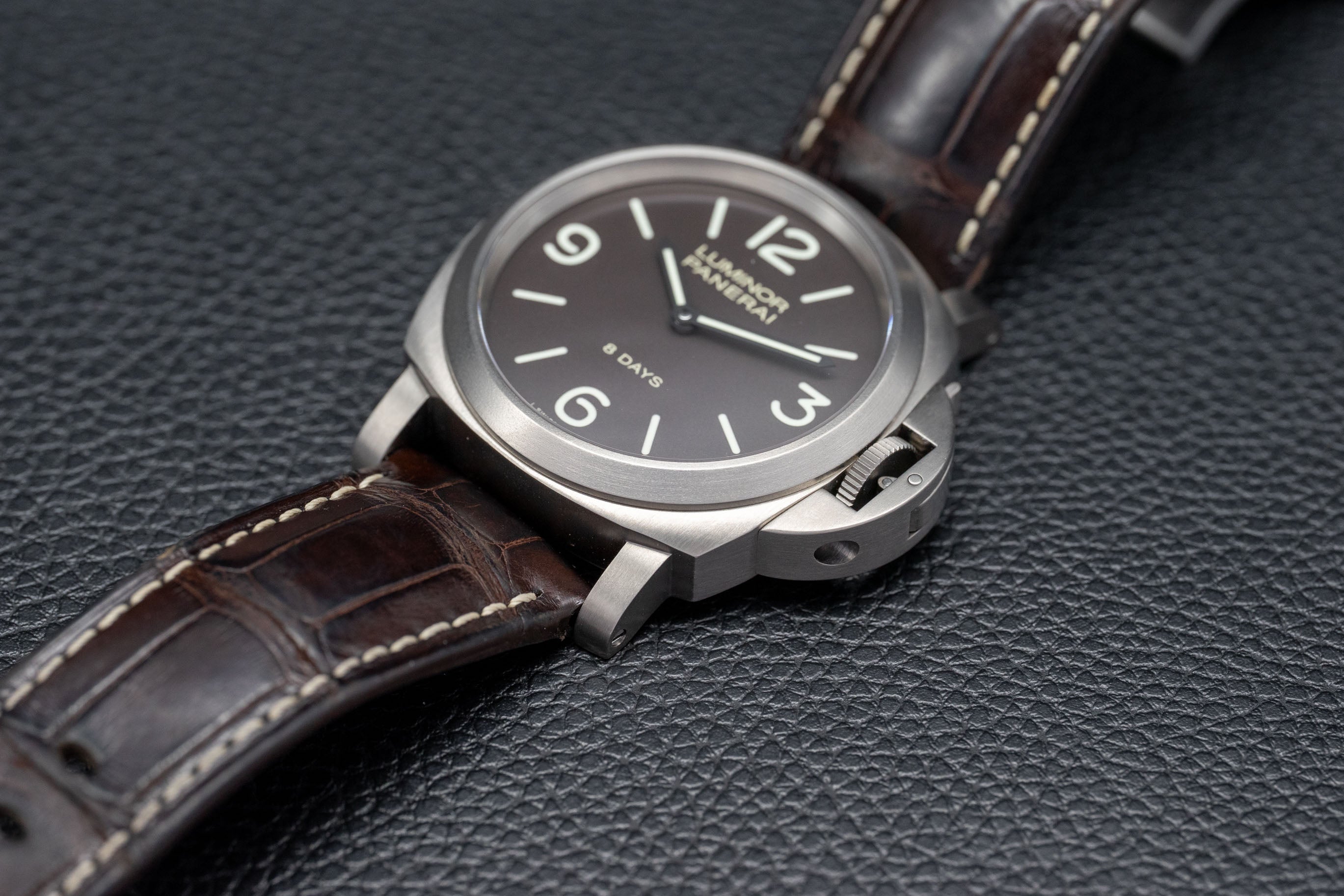 Panerai Luminor Base 8 Days PAM0562 Complete Set 2016 Box + Papers