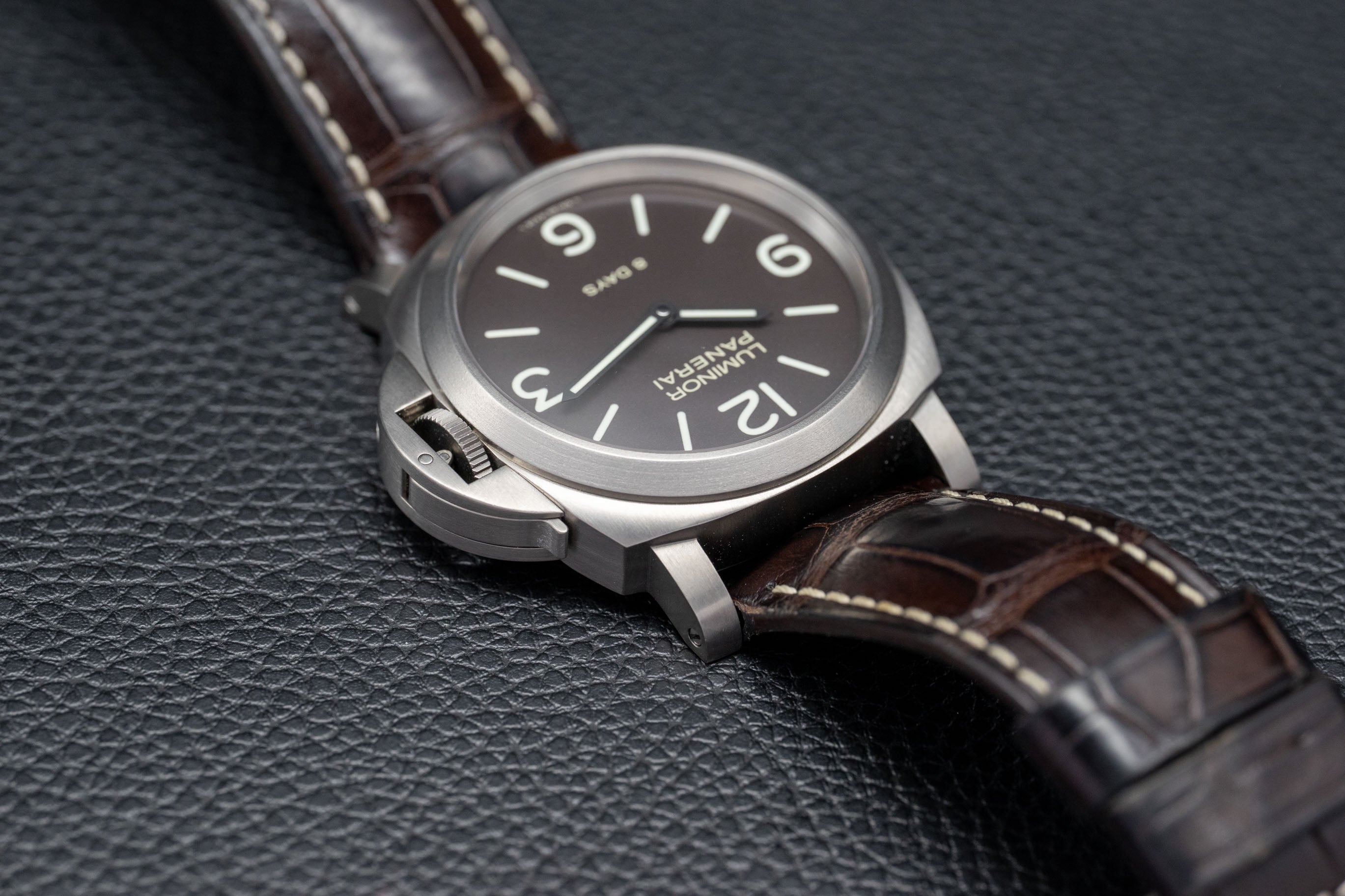 Panerai Luminor Base 8 Days PAM0562 Complete Set 2016 Box + Papers