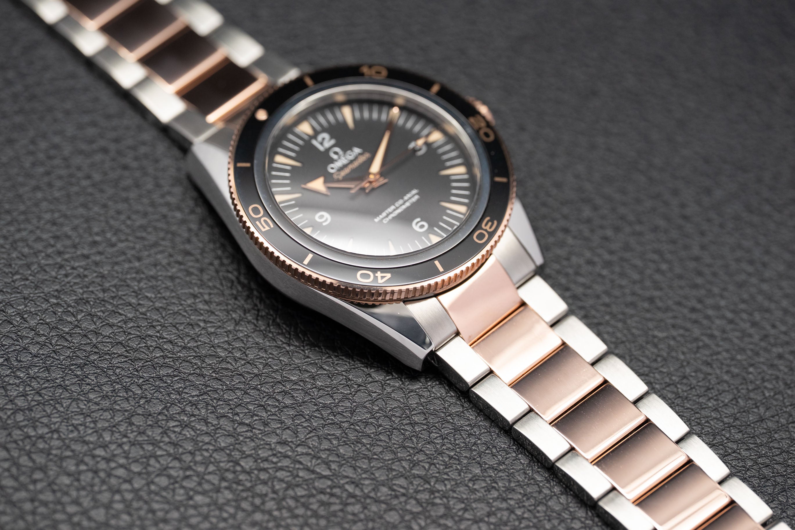 Omega Seamaster 300 233.20.41.21.01.001 FULLSET 2025 Box + PAPERS