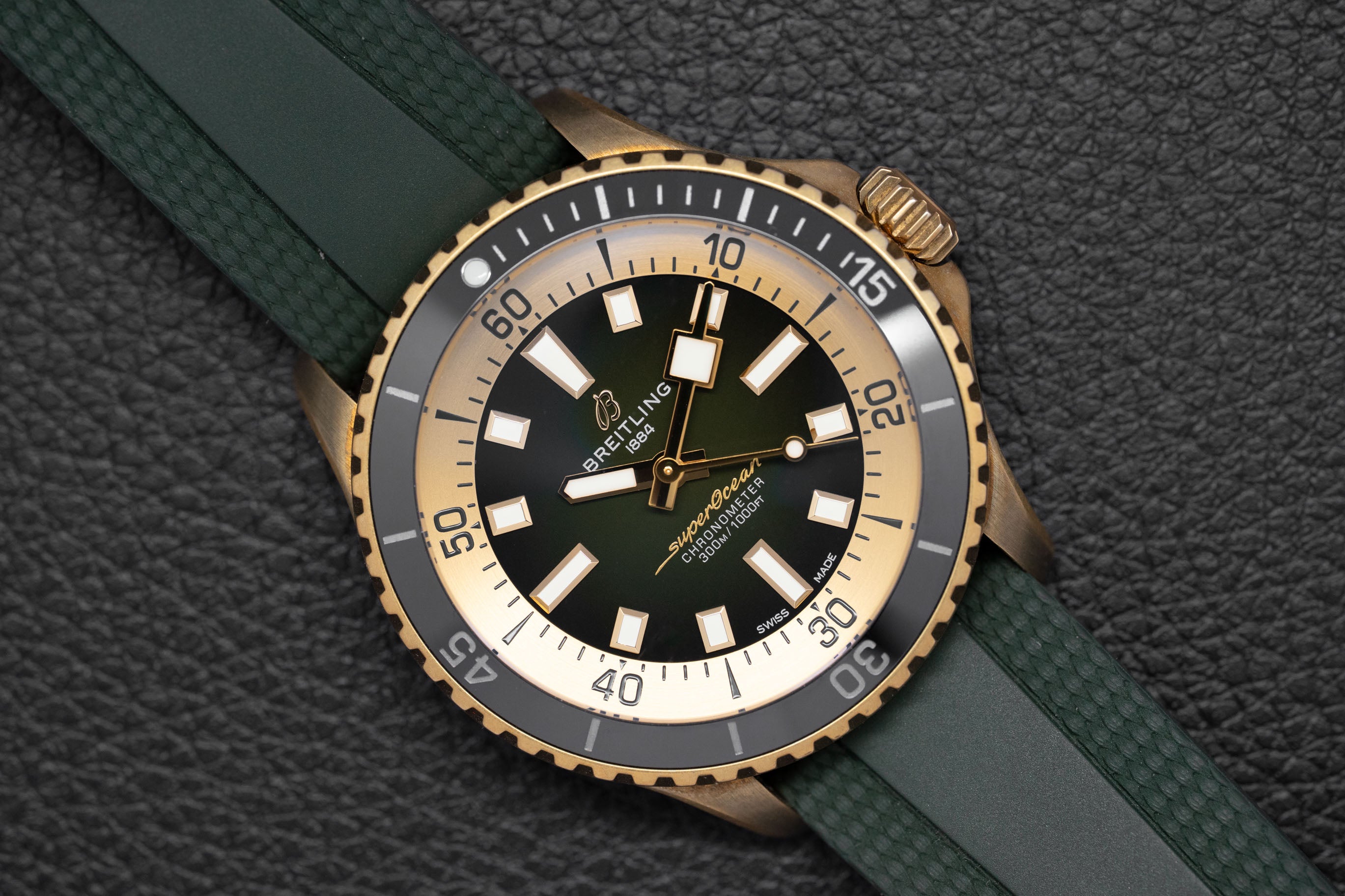 Breitling Superocean Automatic 42 N17375 FULLSET 2023 Box + PAPERS
