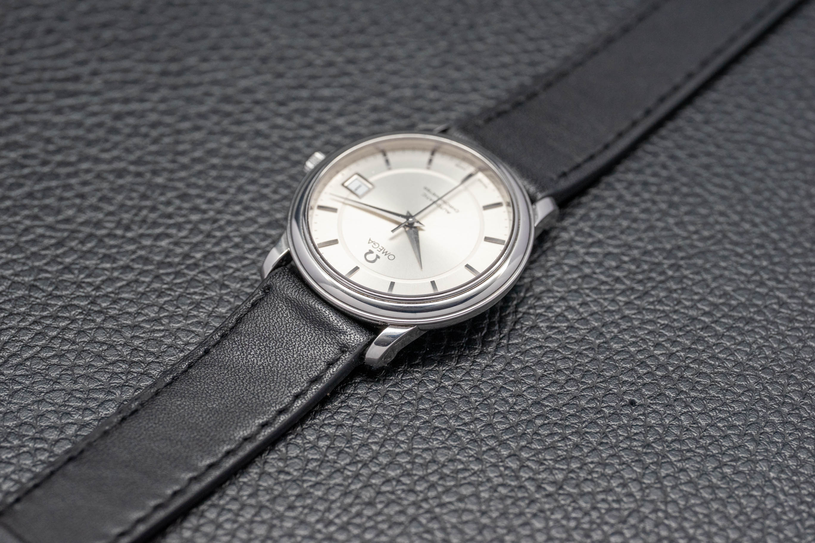 Omega De Ville Prestige 4800.31 con quadrante argentato, 1986