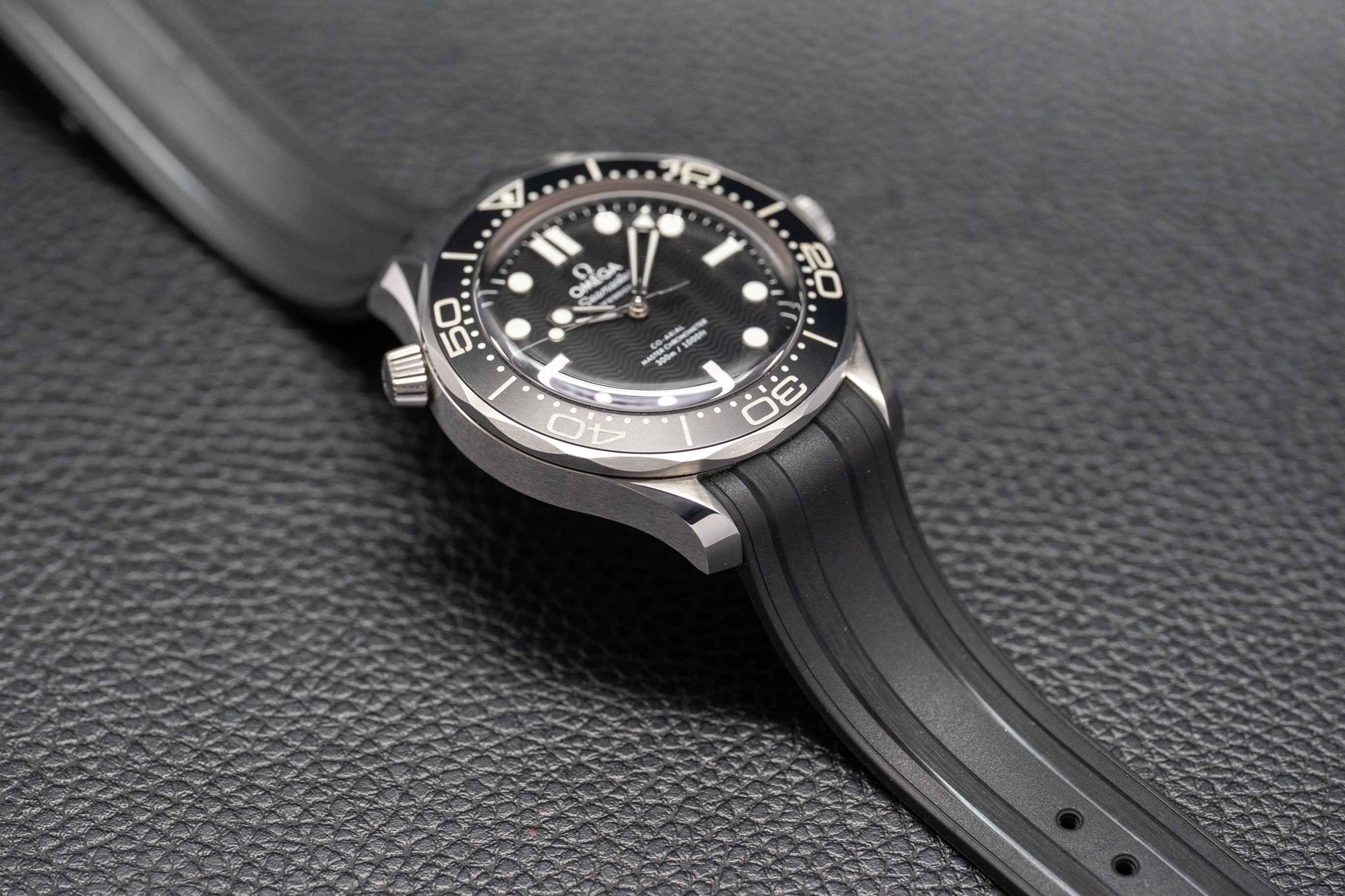 Omega Seamaster Diver 300M 210.32.42.20.01.003 FULLSET 2025 con scatola e PAPERS