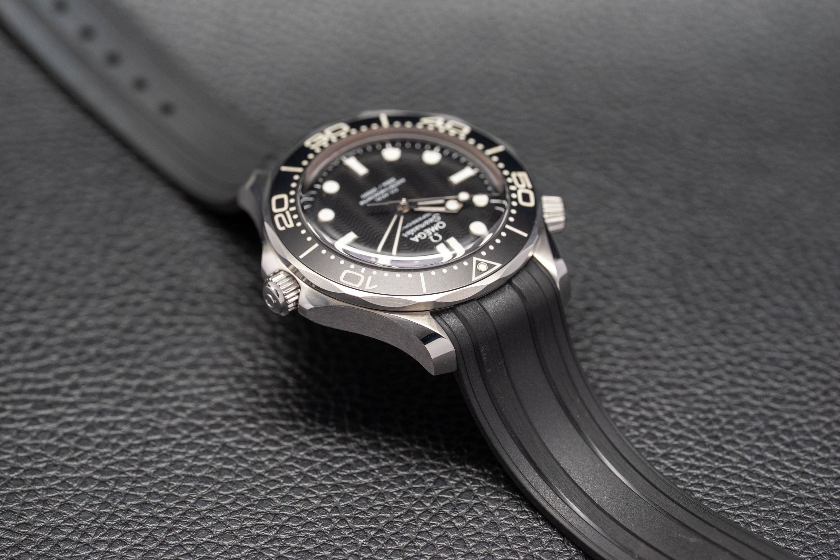 Omega Seamaster Diver 300M 210.32.42.20.01.003 FULLSET 2025 con scatola e PAPERS