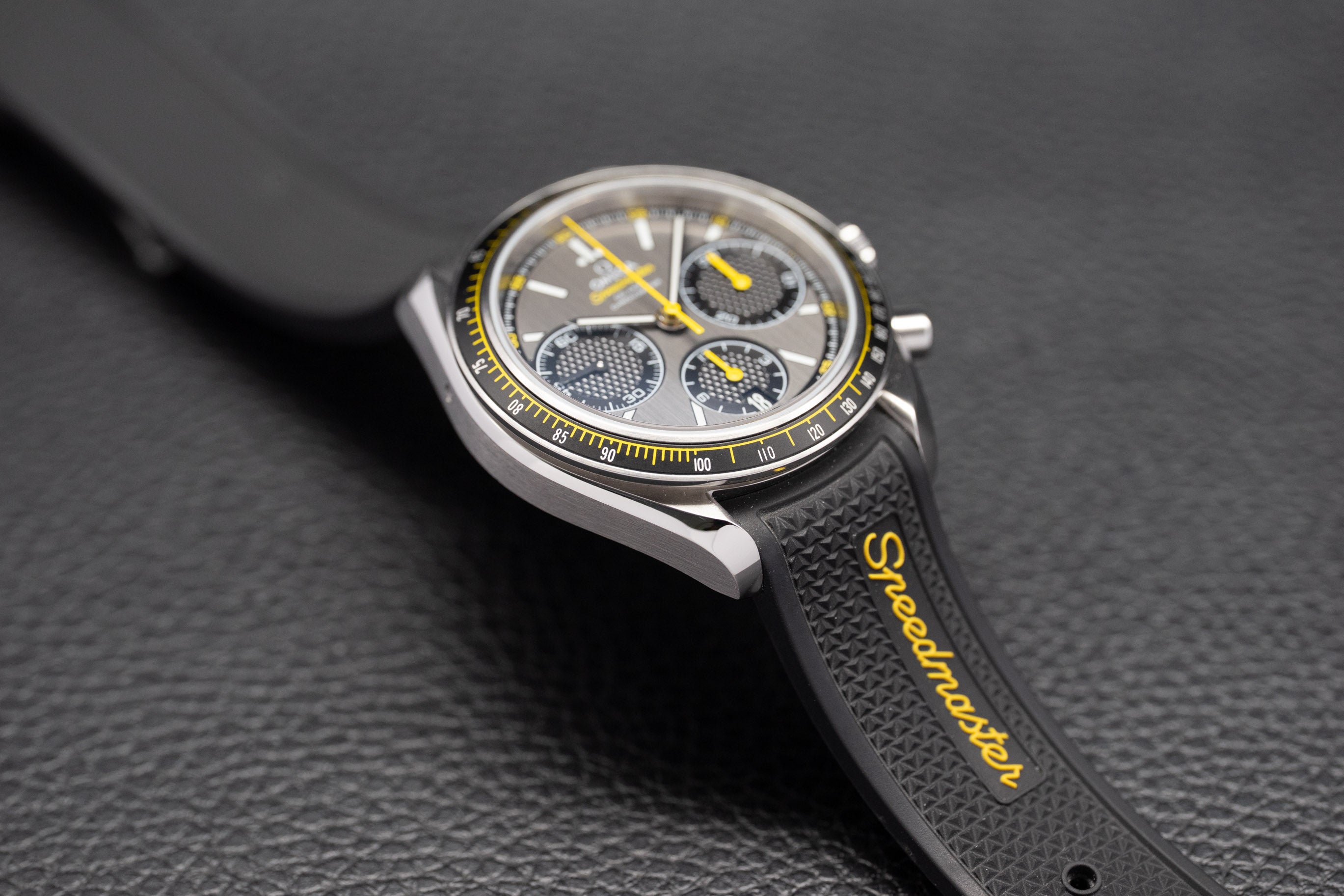 Omega Speedmaster Racing 326.32.40.50.06.001 Fullset 2020 Box+Papers