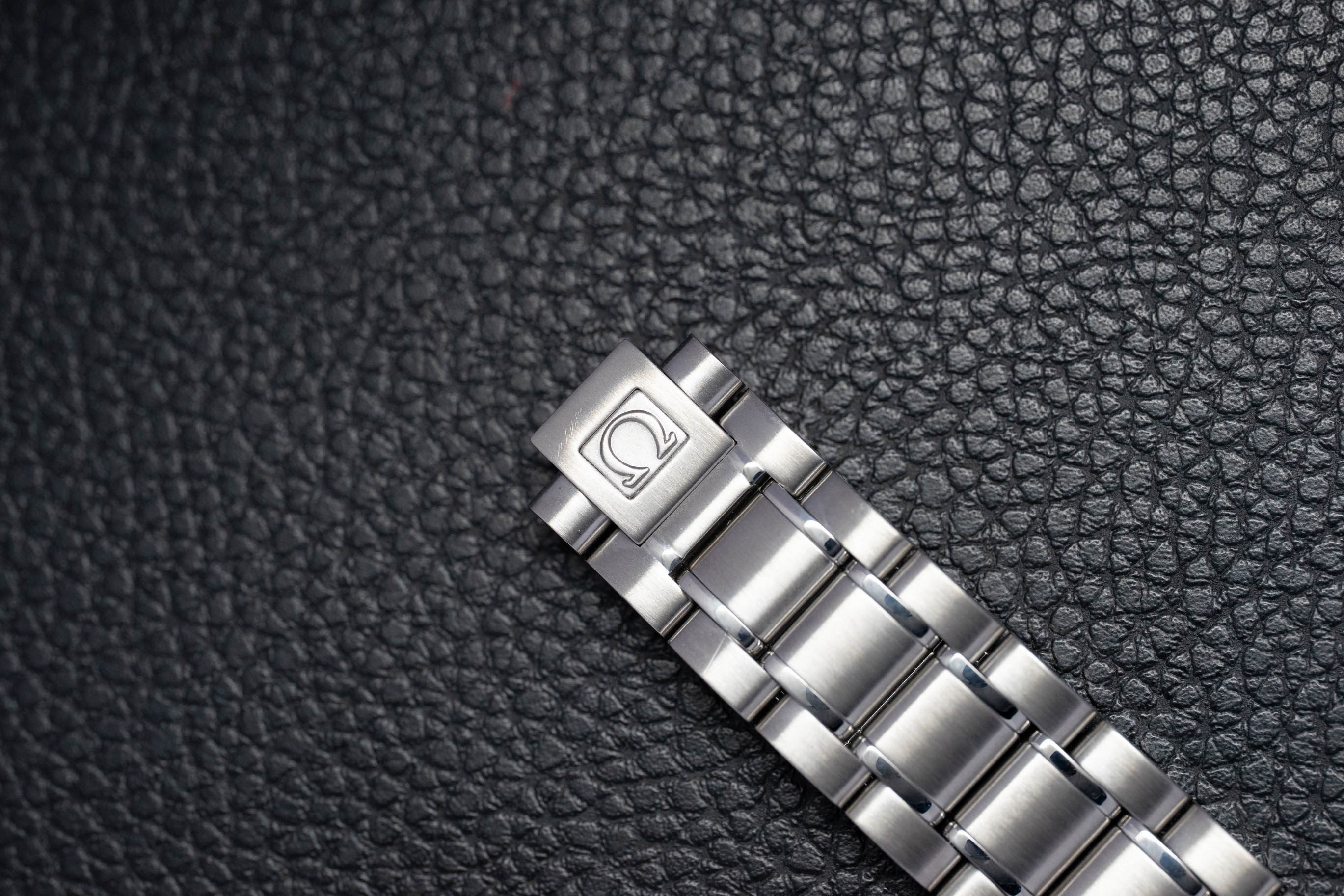 Omega Speedmaster Day Date 3523.30 Silver Dial 1998