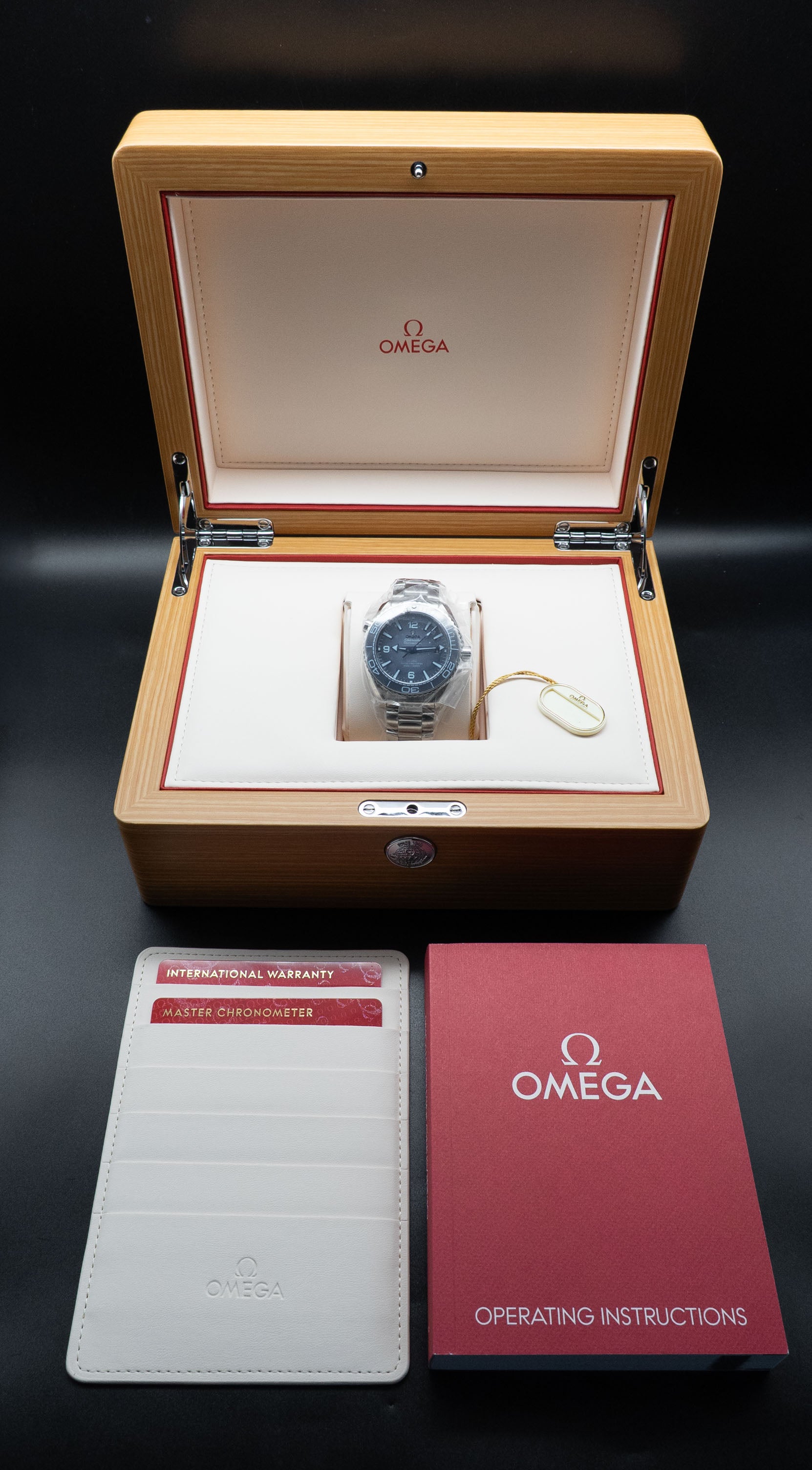 Omega Seamaster Planet Ocean 215.30.40.20.03.002 Fullset 2026 Box+Papers