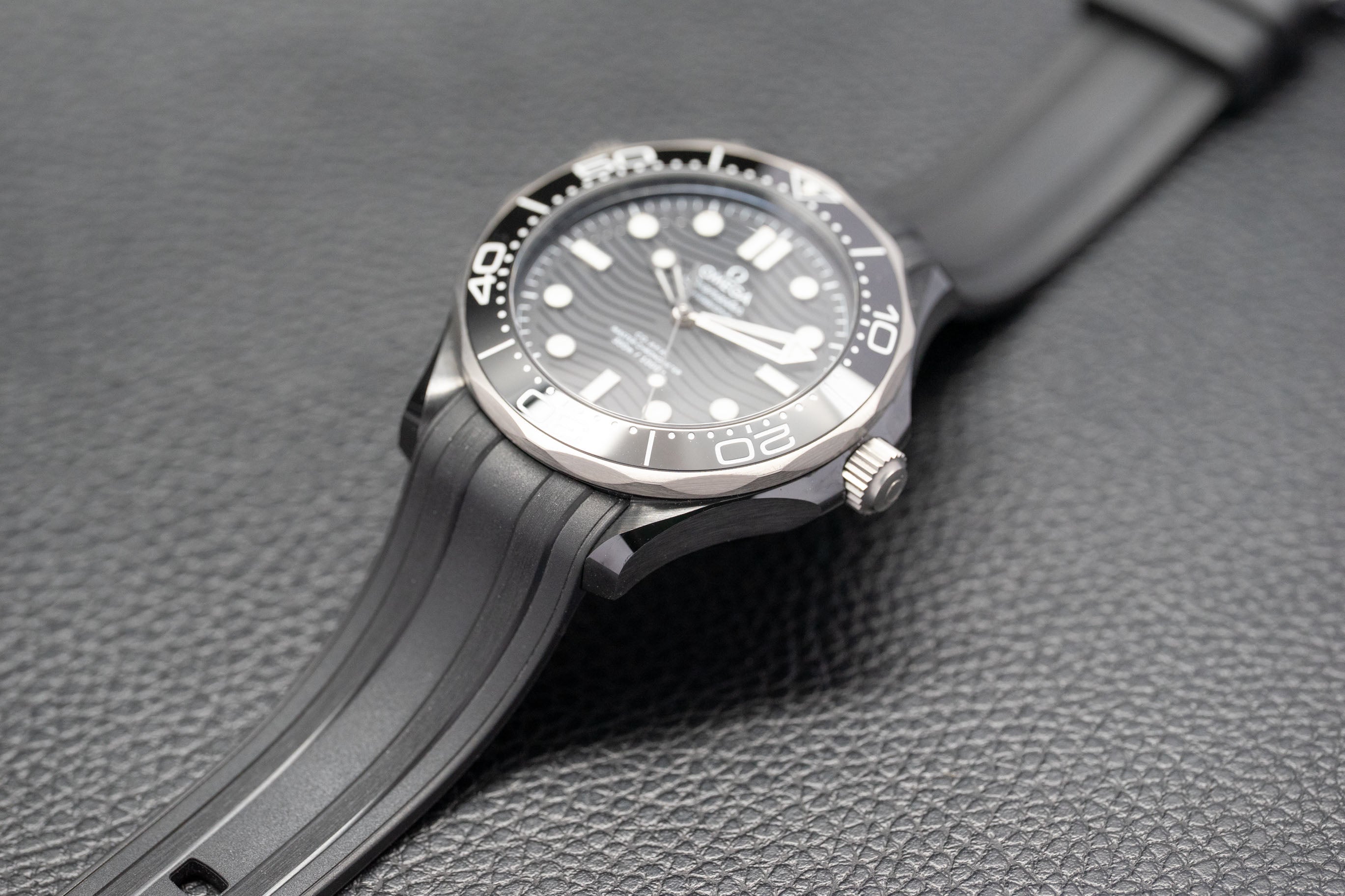 Omega Seamaster Planet Ocean Deep Black 210.92.44.20.01.001 Fullset 2022 Box+Papers