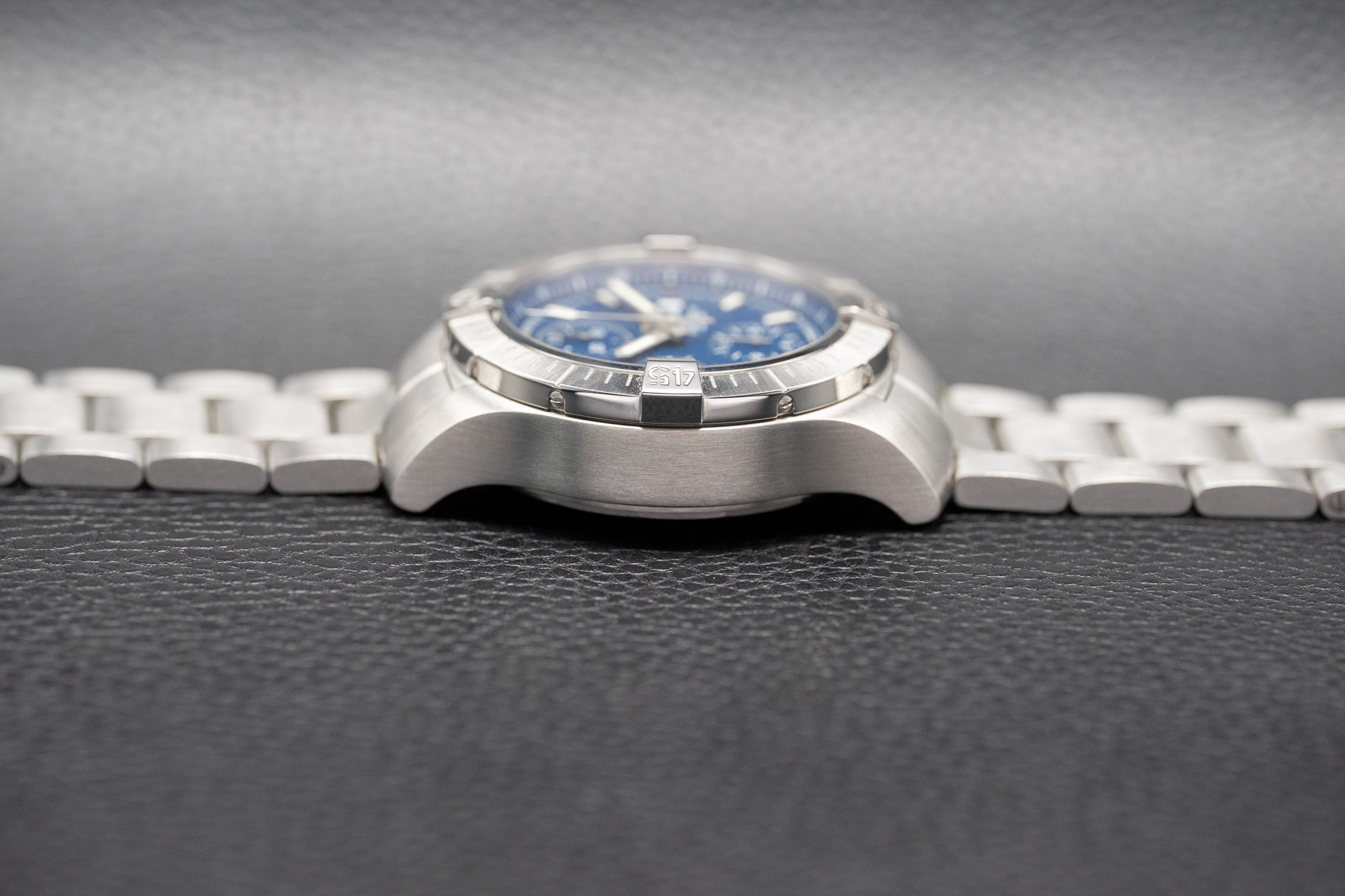 Breitling Avenger Chronograph A13385 Fullset 2020 Box+Papers