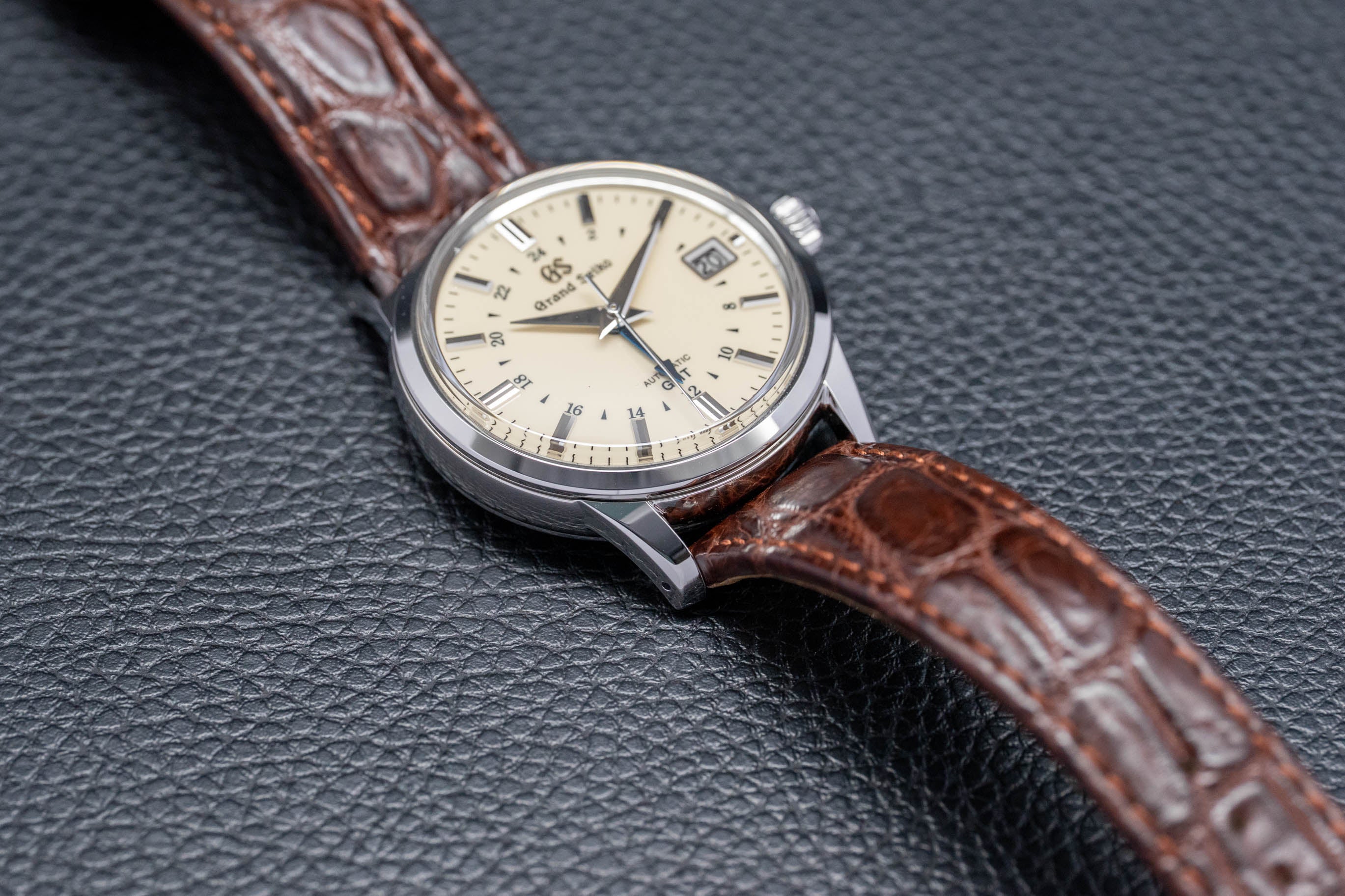 Grand Seiko Elegance Collection GMT SBGM221/9S66-00A0 Fullset 2024 Box+Papers