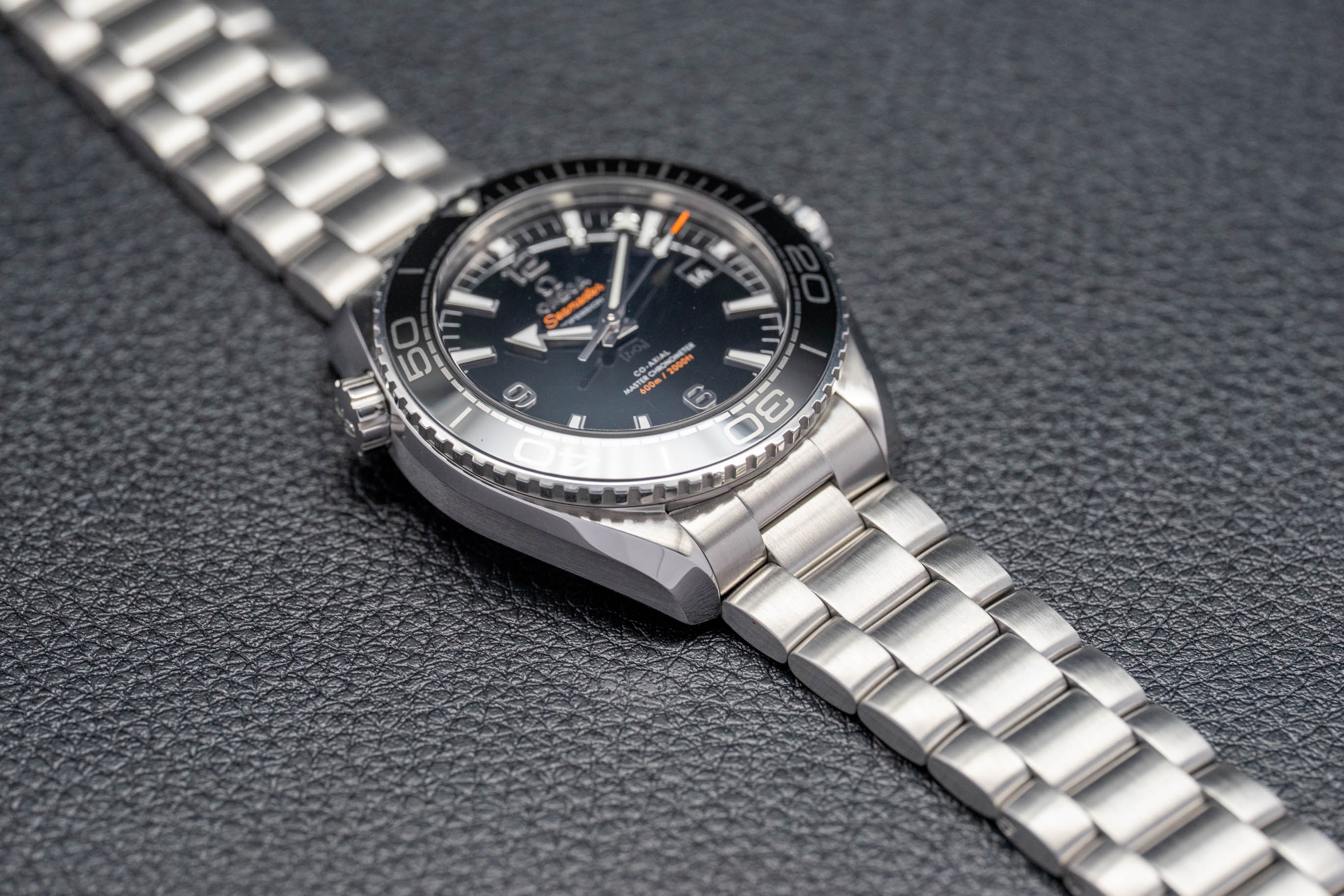 Omega Seamaster Planet Ocean 215.30.44.21.01.001 Fullset 2024 Box+Papers