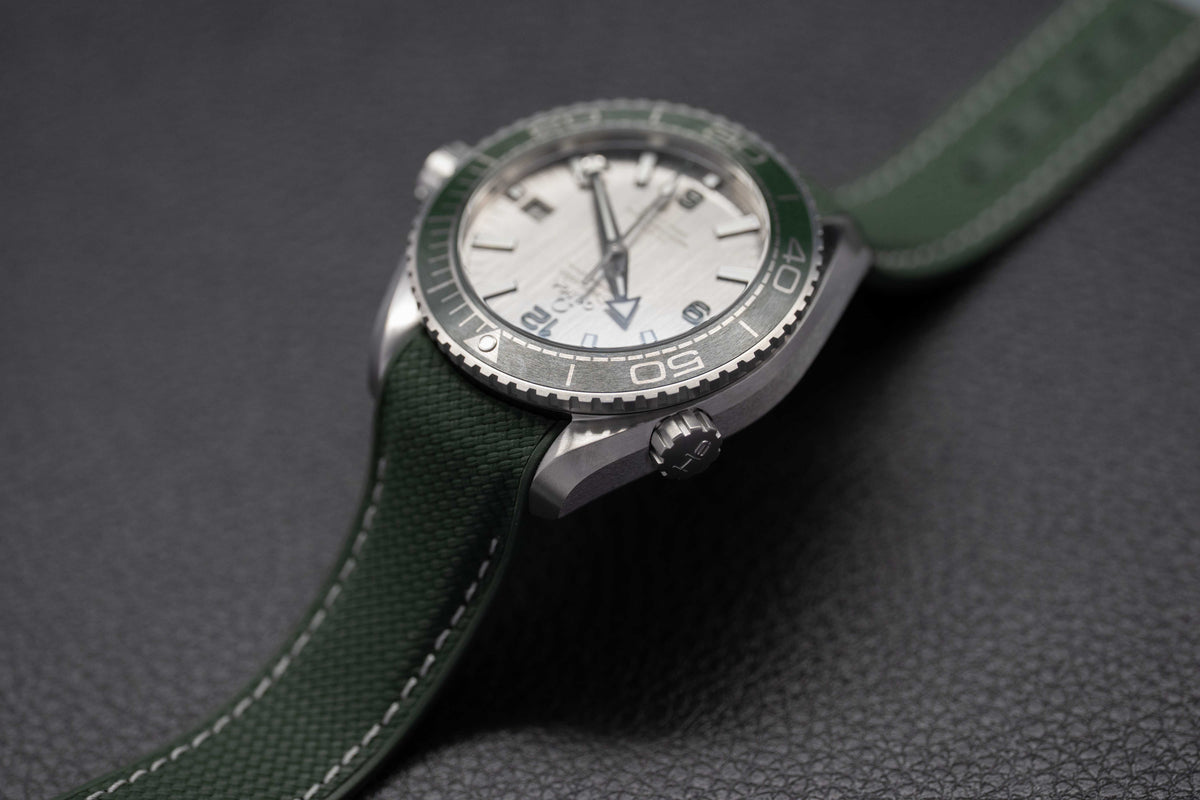 Omega Seamaster Planet Ocean 215.32.44.21.06.001 Fullset 2026 Box+Papers