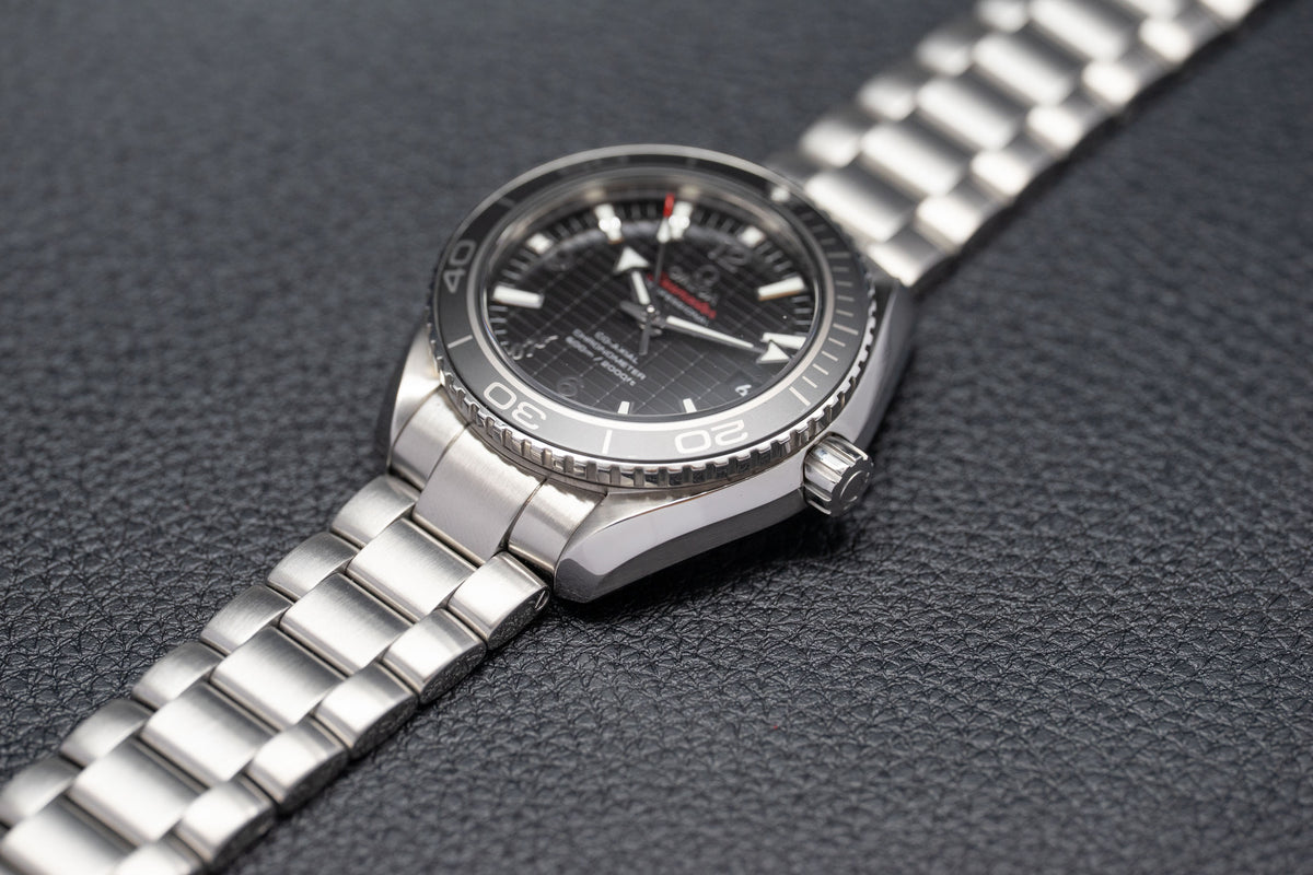 Omega Seamaster Planet Ocean 600M James Bond Skyfall 232.30.42.21.01.004 Fullset 2013 Box+Papers
