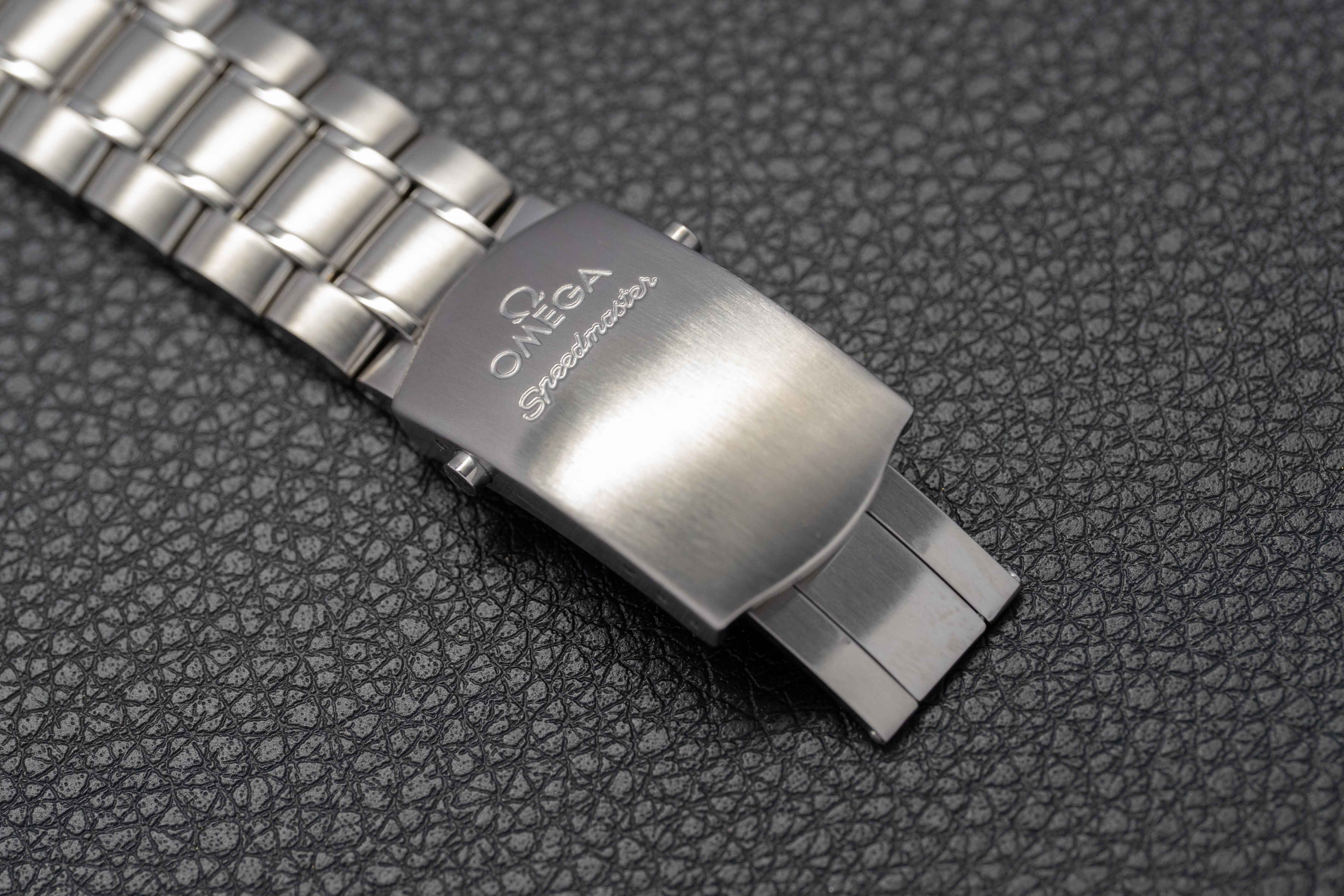 Omega Speedmaster Broad Arrow 3551.50 Black Dial 2004 Papers