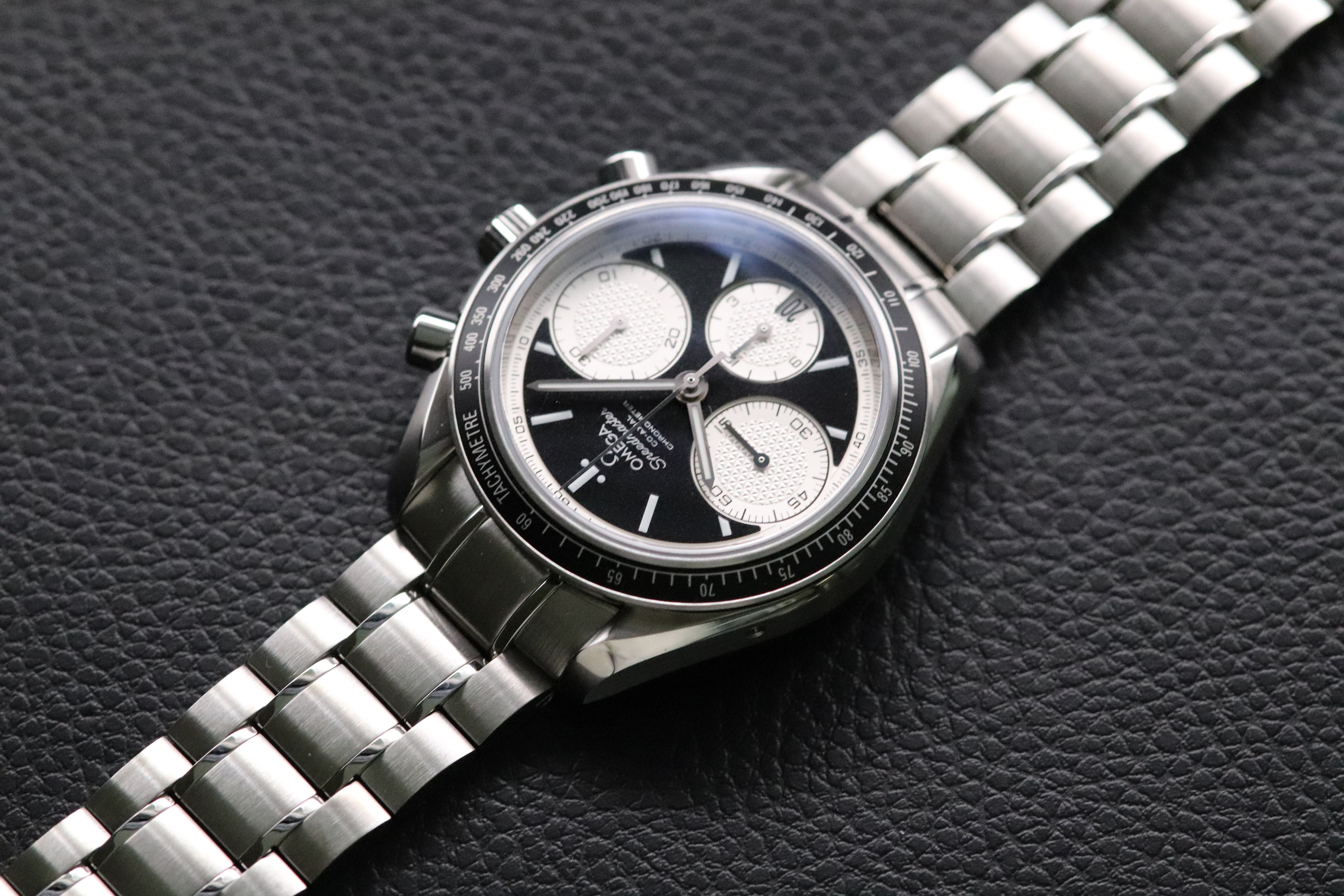 Omega Speedmaster Racing 326.30.40.50.01.002 Panda 2025 Fullset