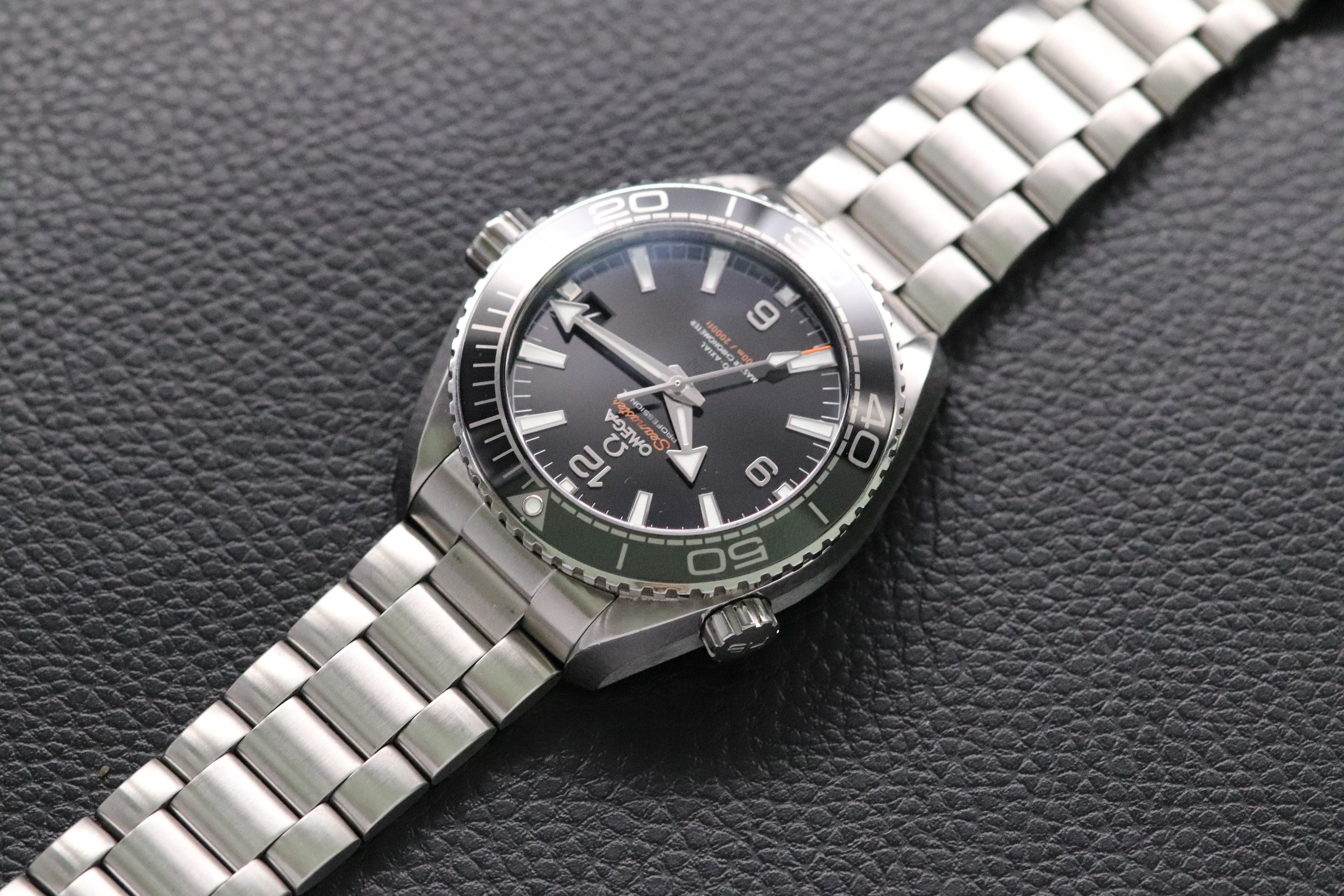 Omega Seamaster Planet Ocean 215.30.44.21.03.001 Fullset 2022 Box+Papers