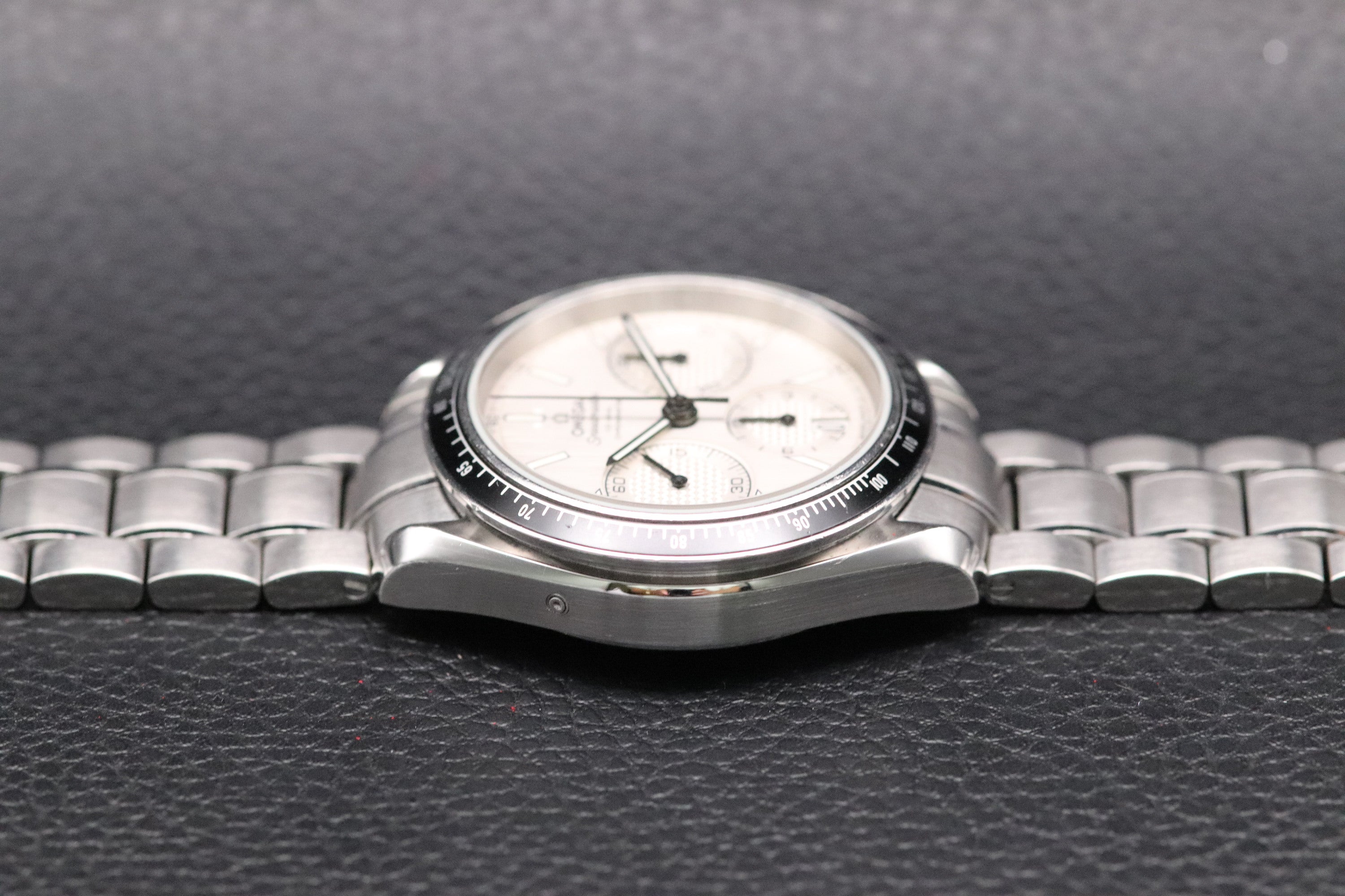 Omega Speedmaster Racing 326.30.40.50.02.001 Albino 2020