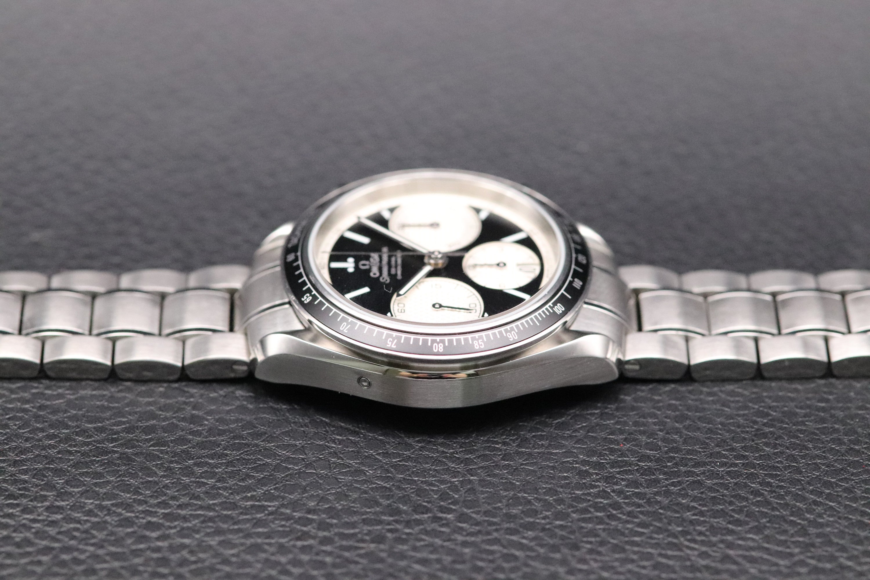 Omega Speedmaster Racing 326.30.40.50.01.002 Panda 2022 Fullset