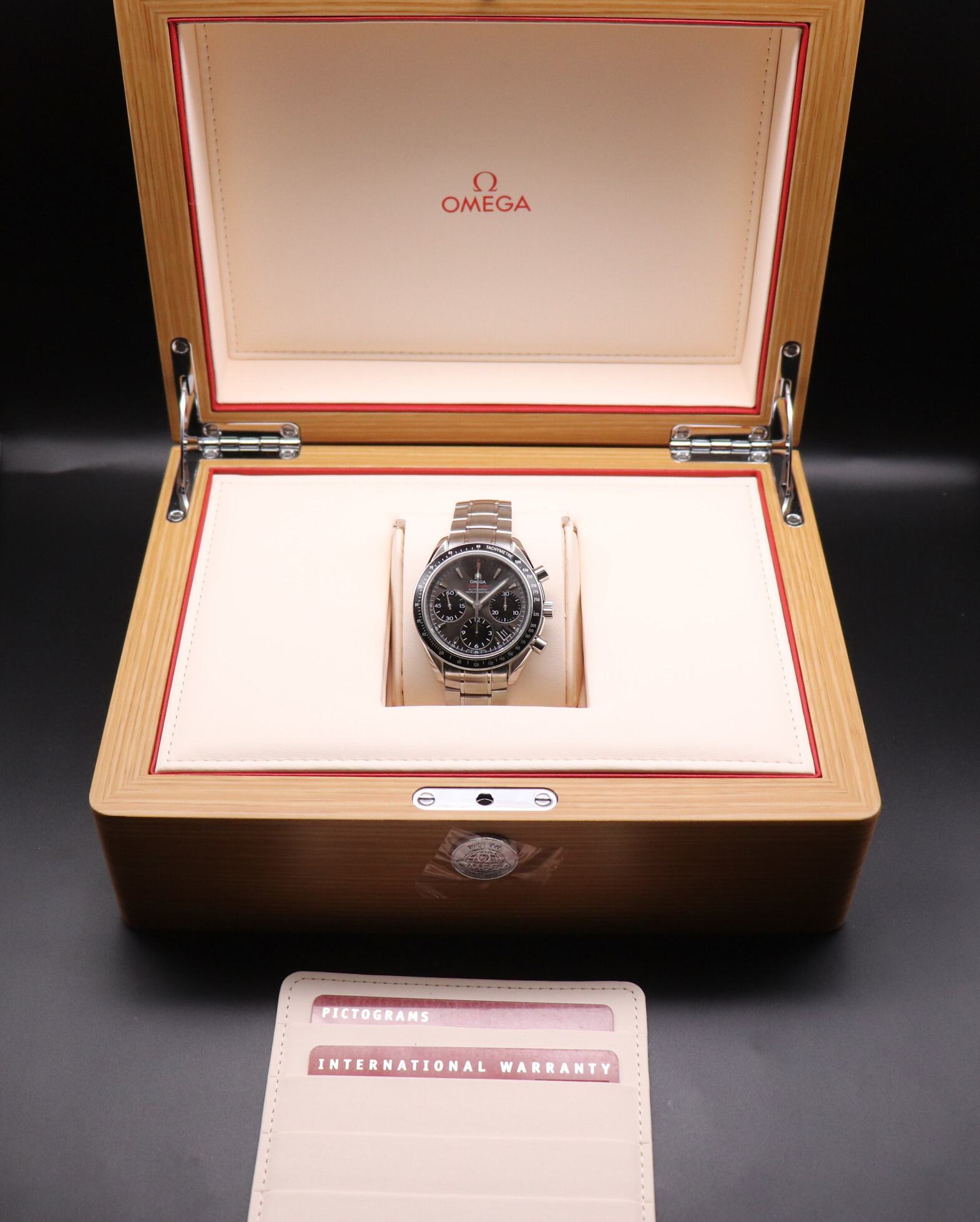 Omega Speedmaster 323.30.40.40.06.001 Fullset 2015 Box+Paper